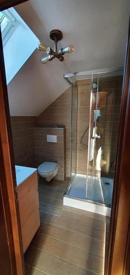 Double Room with Lake View - Photo 12