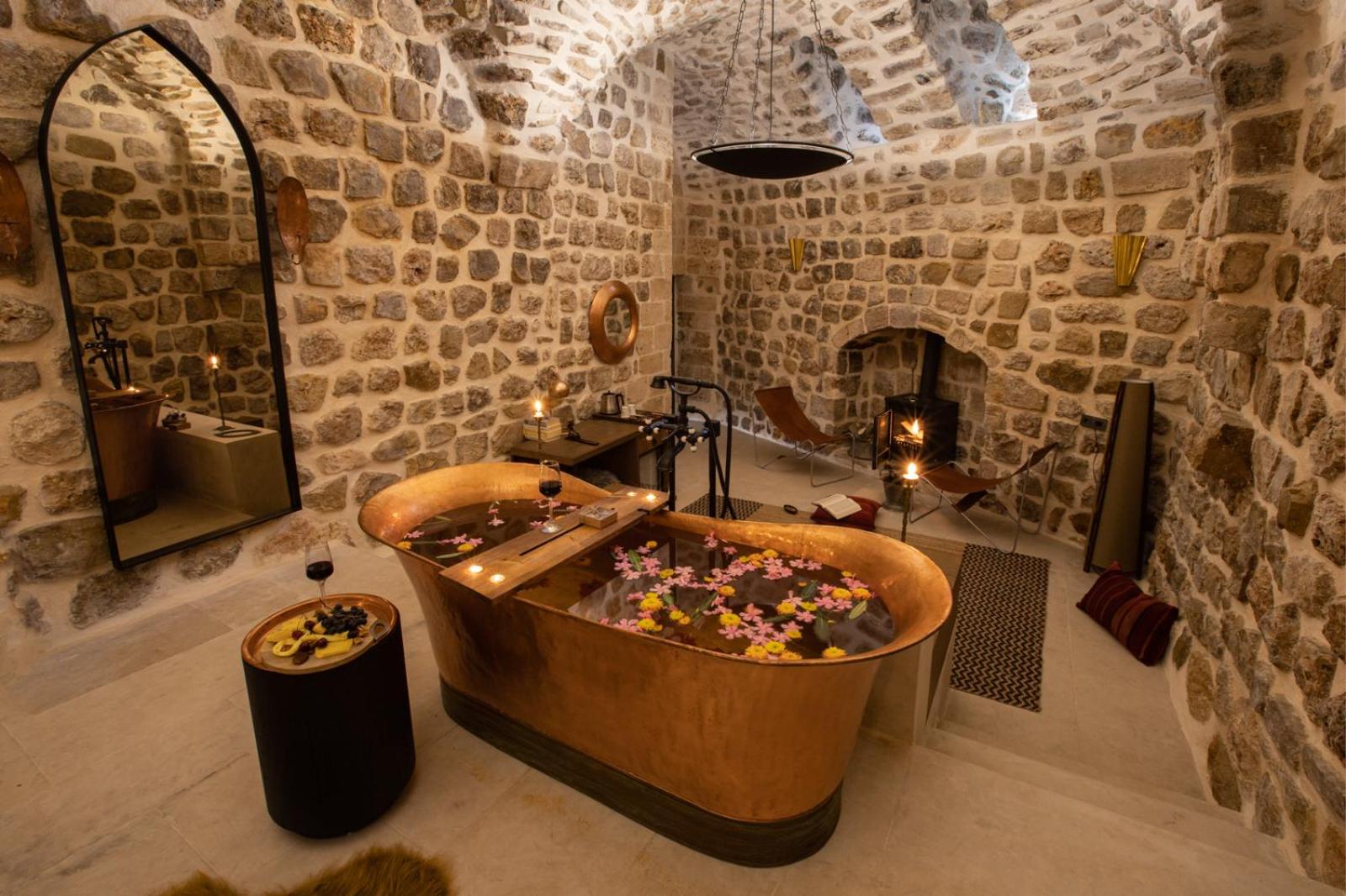 Suite - Photo 2
