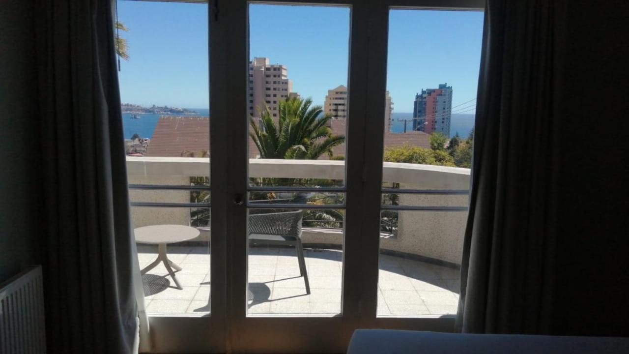 Deluxe Double Room with Balcony and Sea View photo 3