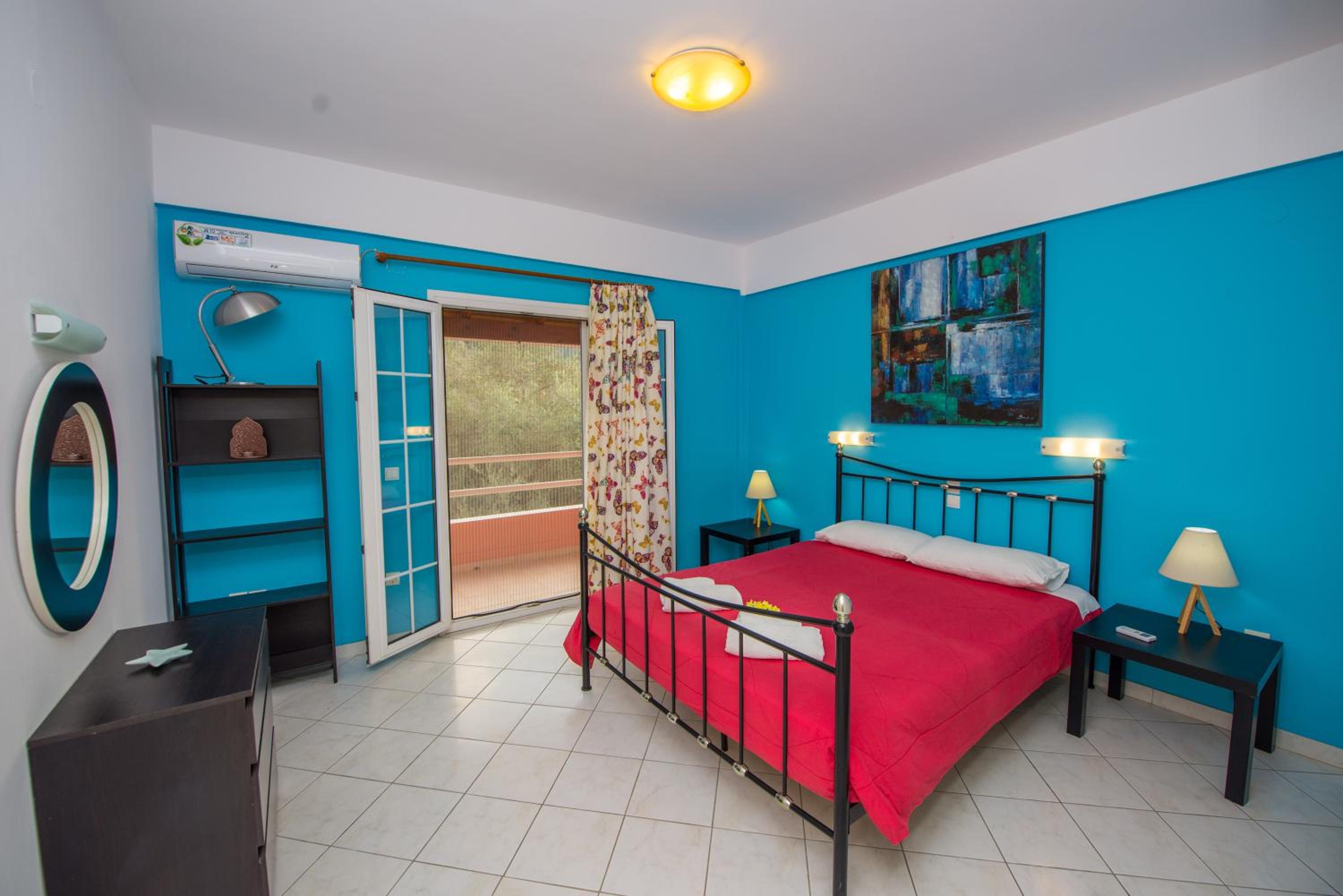 Apartment (4 Adults)