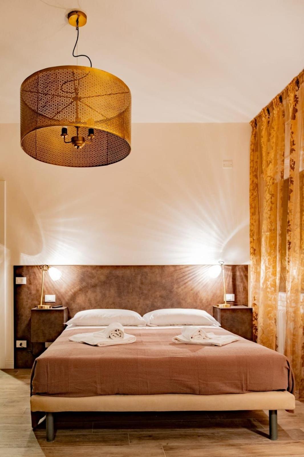Double Room - Photo 7