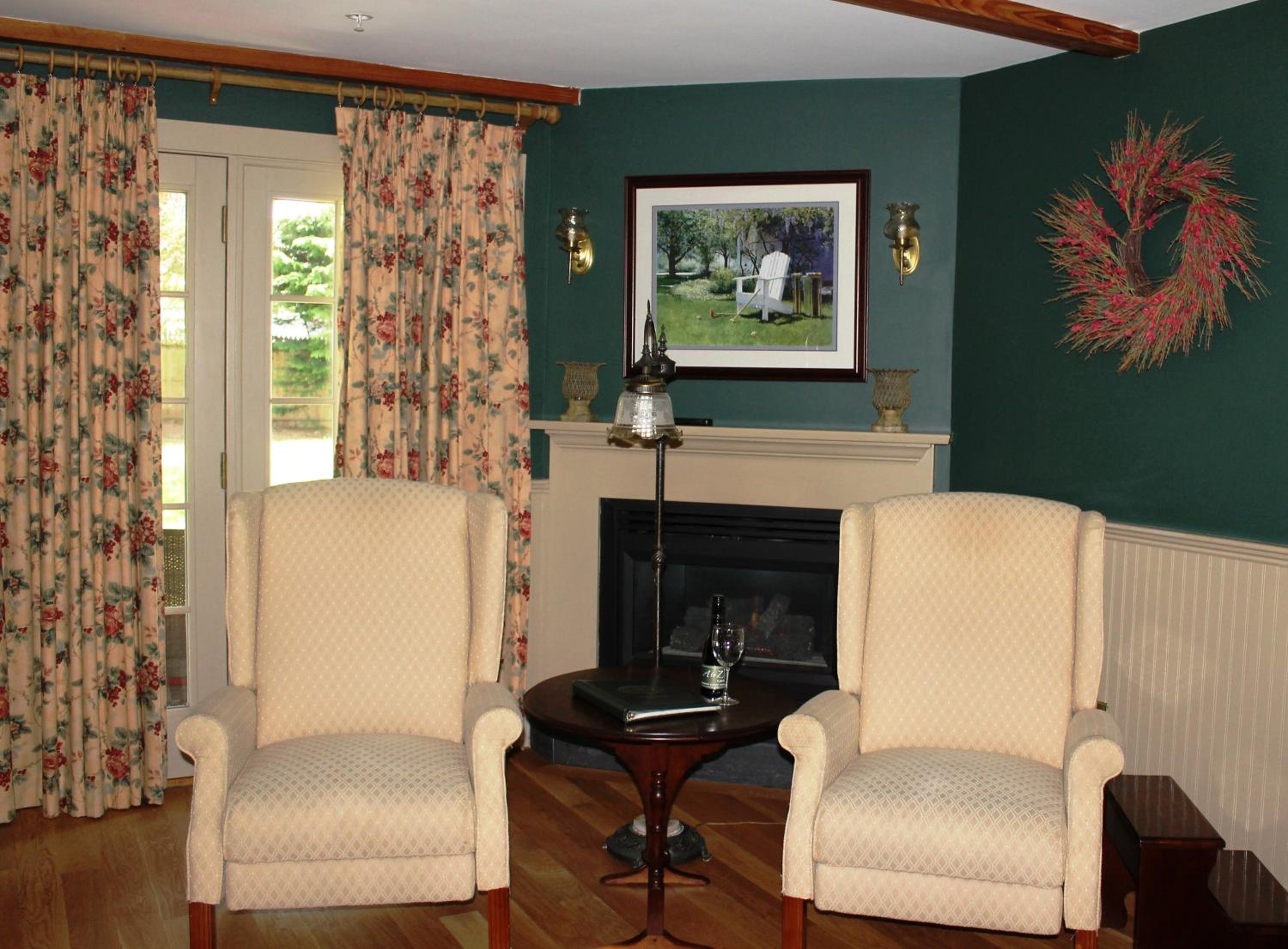 Superior King Room with Fireplace - Stable (Northern Lights) photo 3