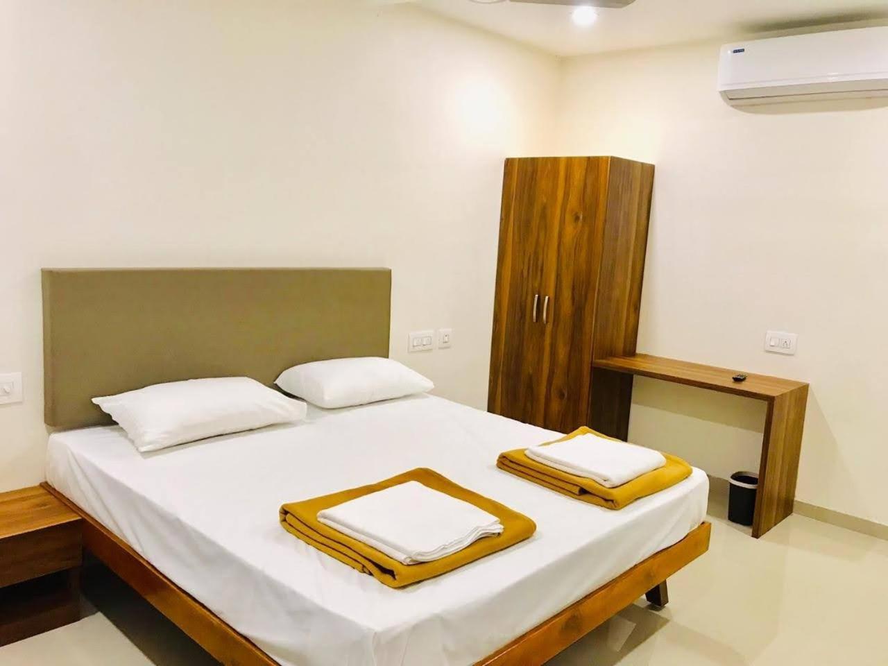 Standard Double Room - Photo 3