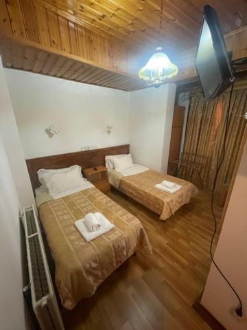 Small Double or Twin Room photo 3