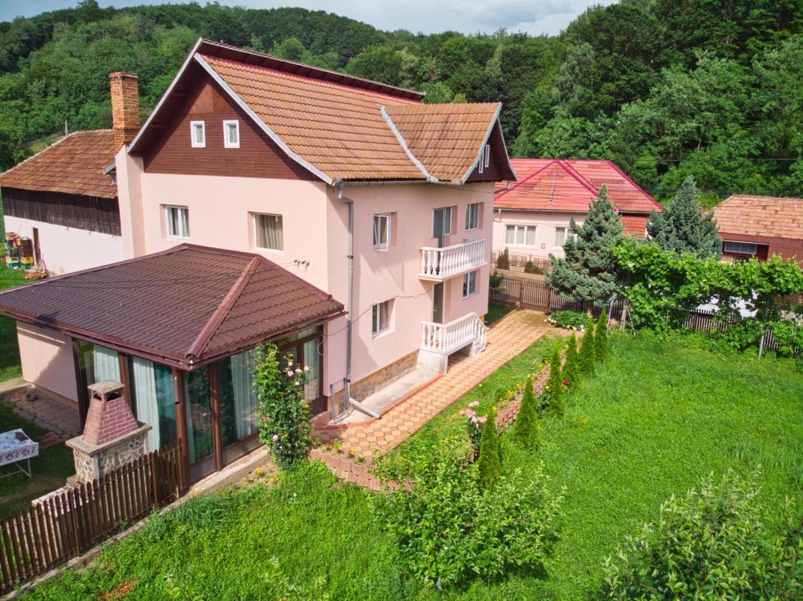 Four-Bedroom House - Photo 2