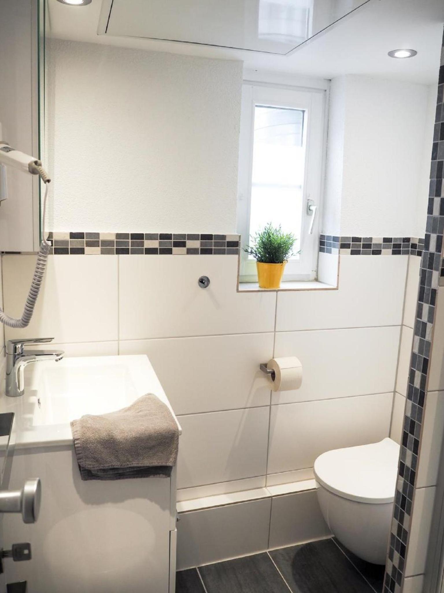 Double Room with Private External Bathroom photo 3