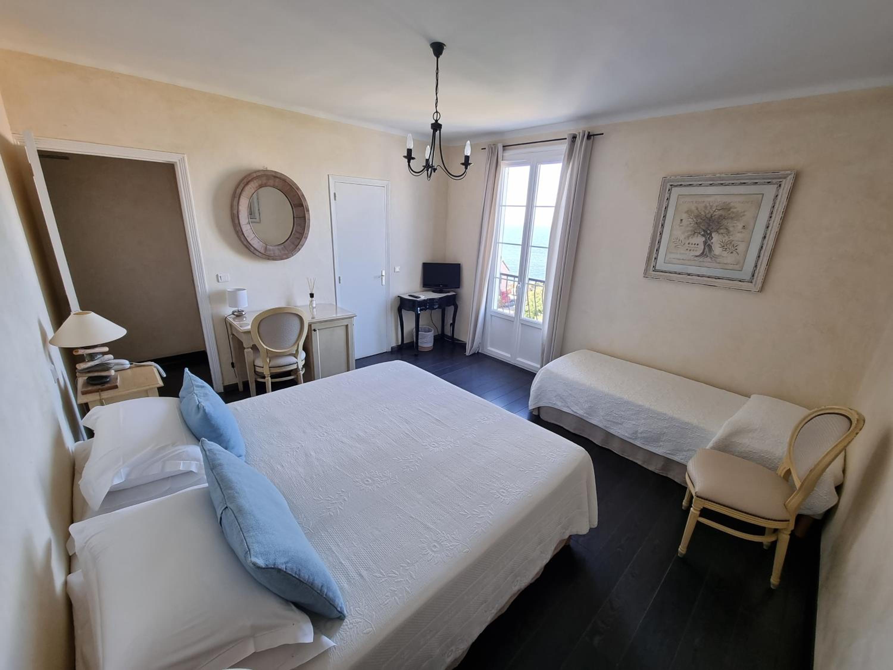 Triple Room with Sea View photo 2