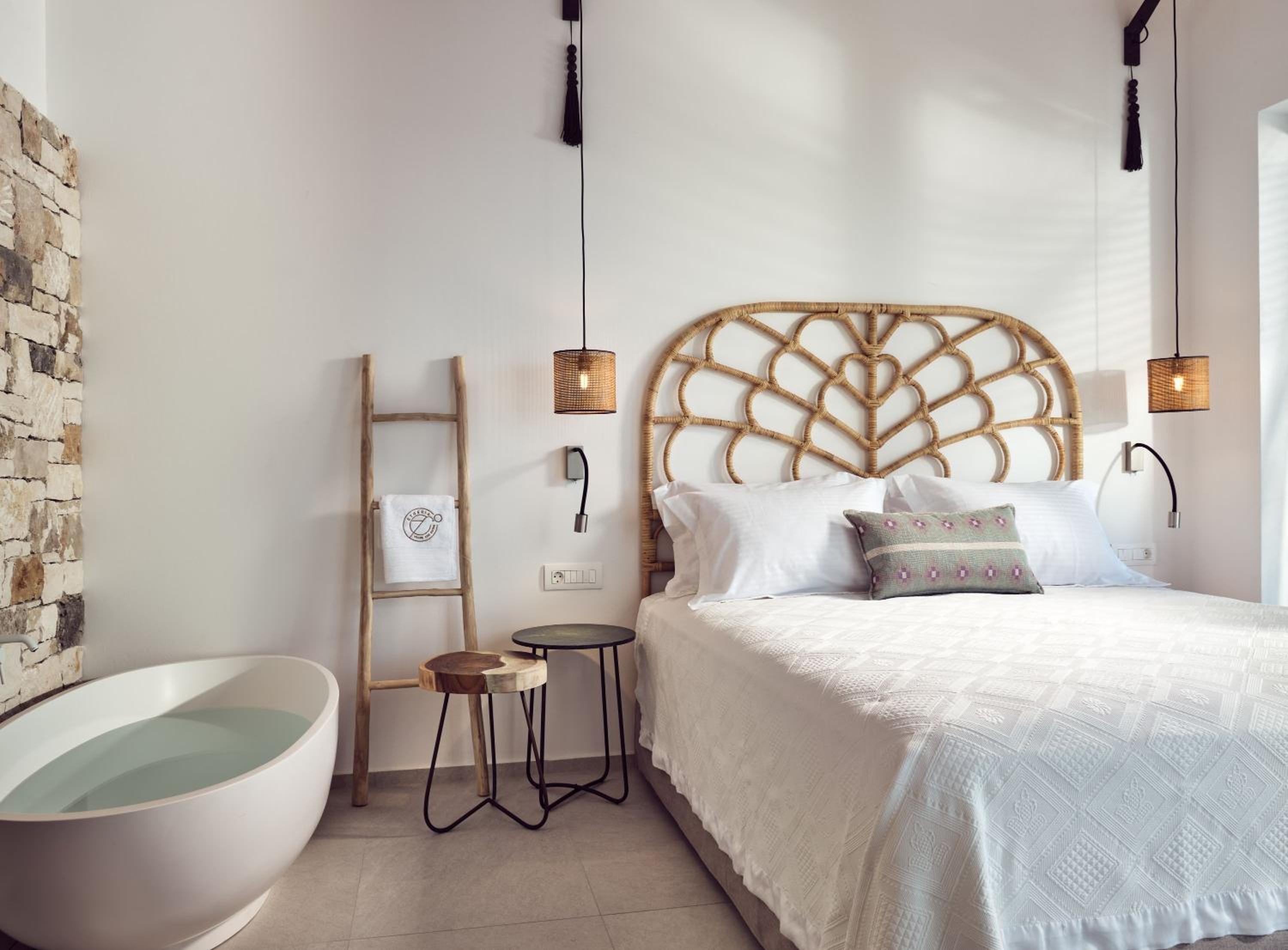 Luxury Suite with Infinity Pool