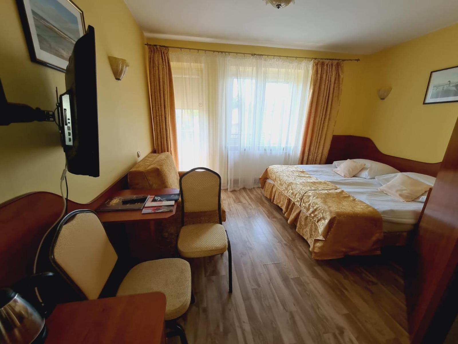 Double Room with Balcony - Photo 1