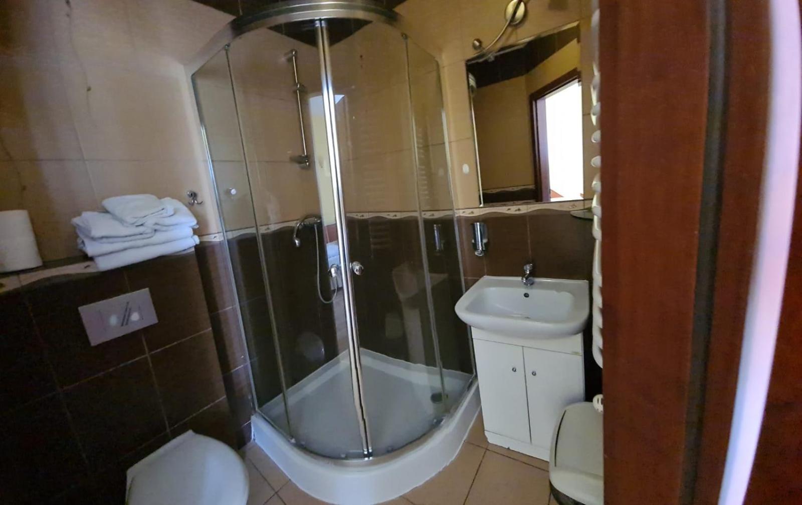 Standard Twin Room with Garden View - Photo 11