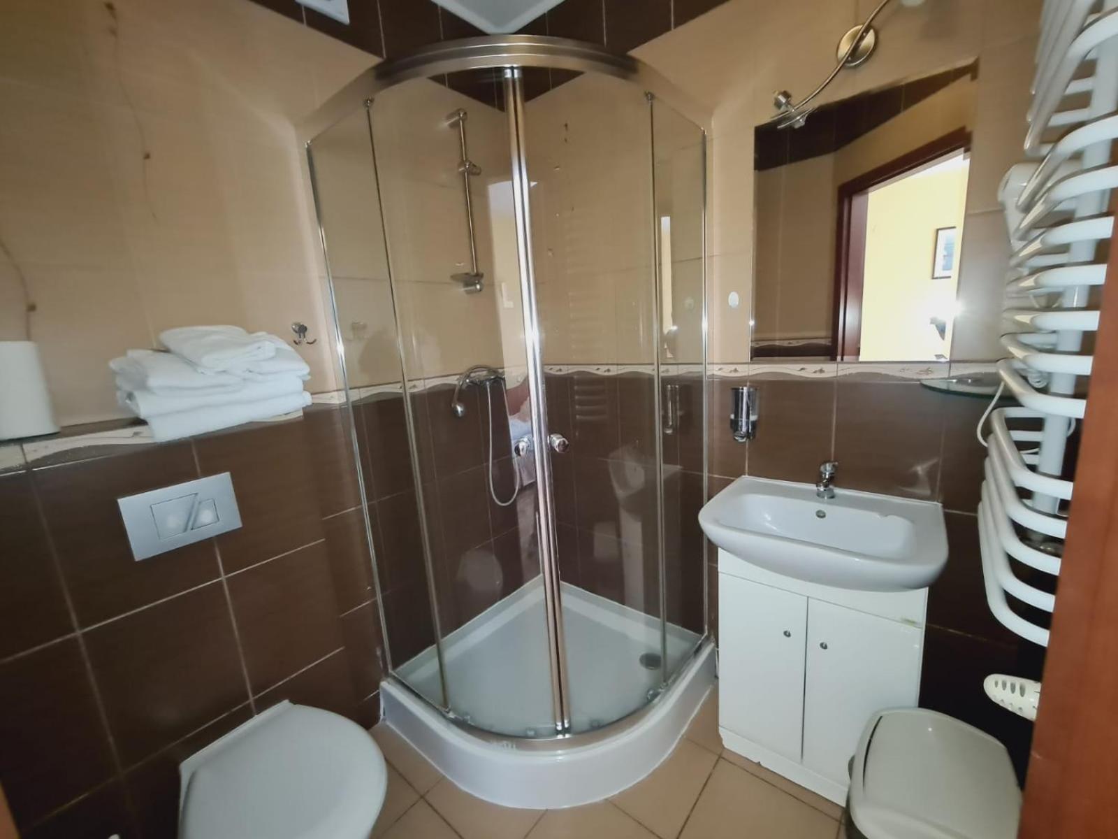 Standard Twin Room with Garden View - Photo 7