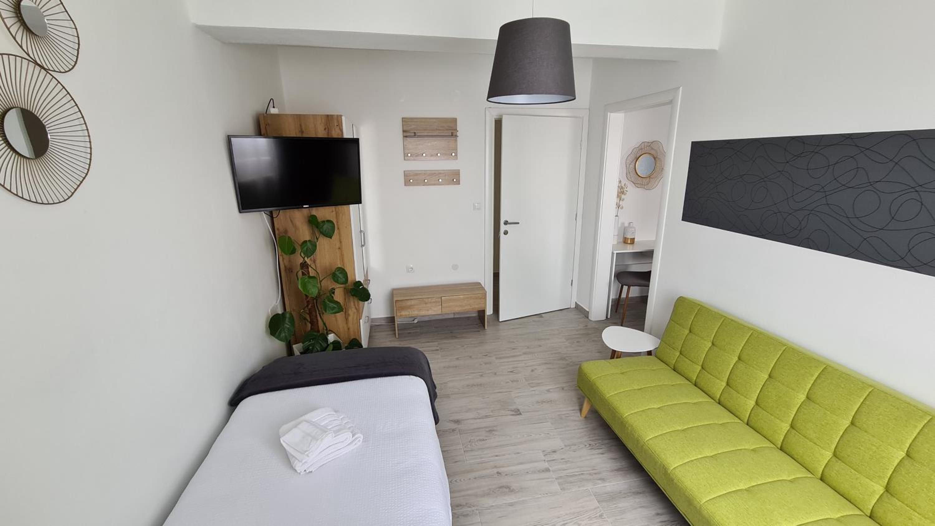 Triple Room with Private Bathroom photo 3