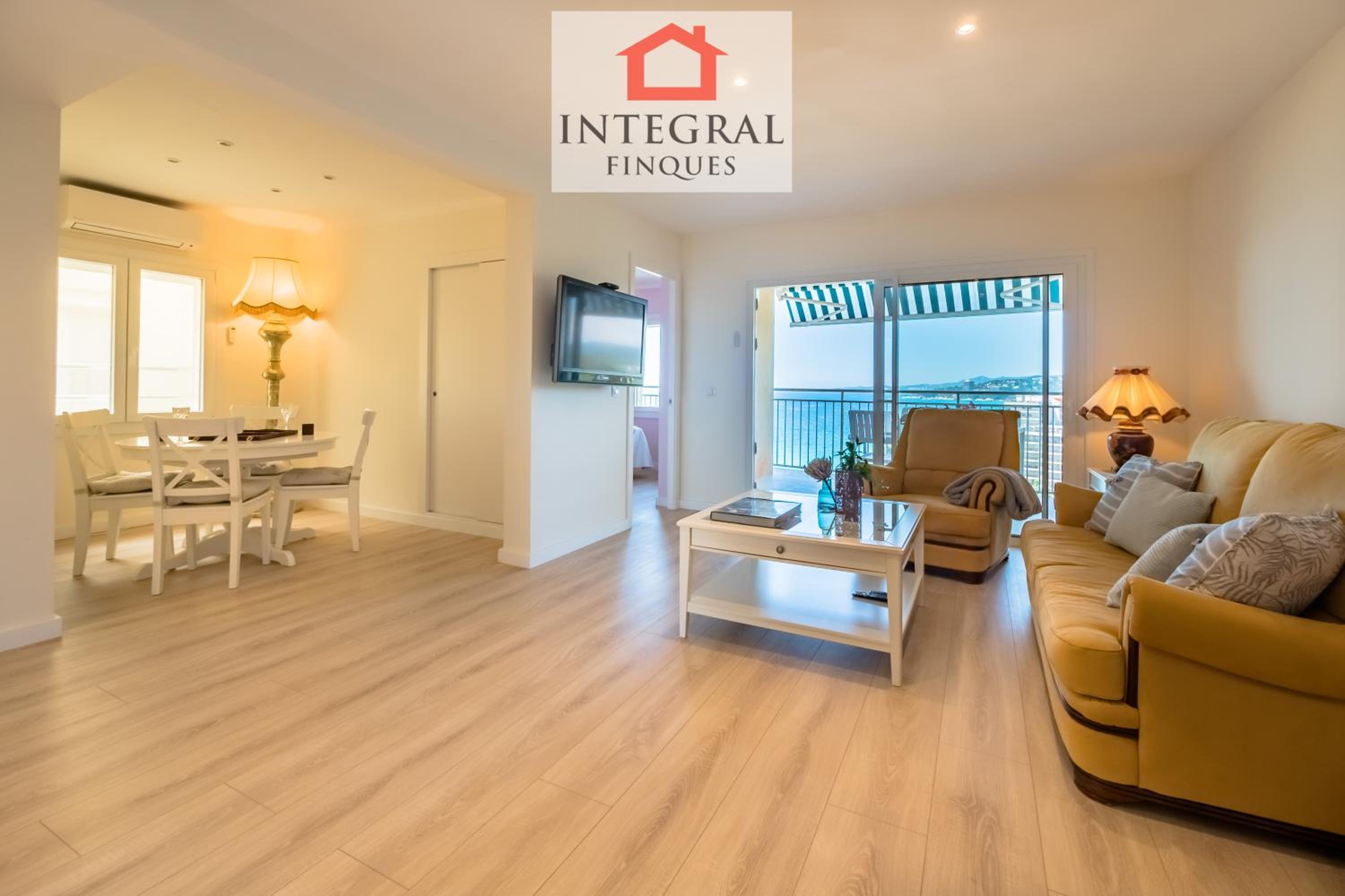 Apartamento de dos habitaciones con vista al mar