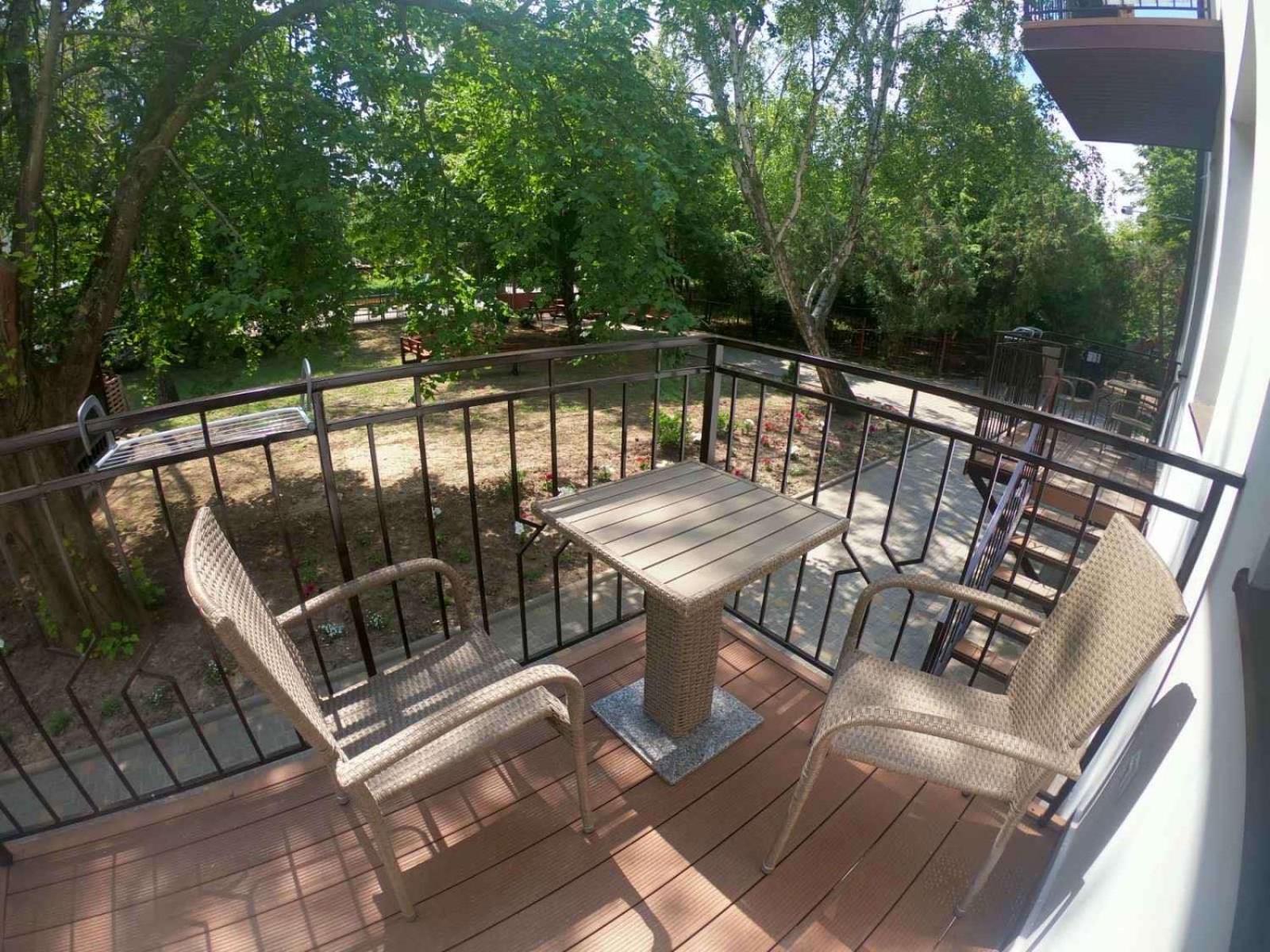 Apartment with Balcony photo 3