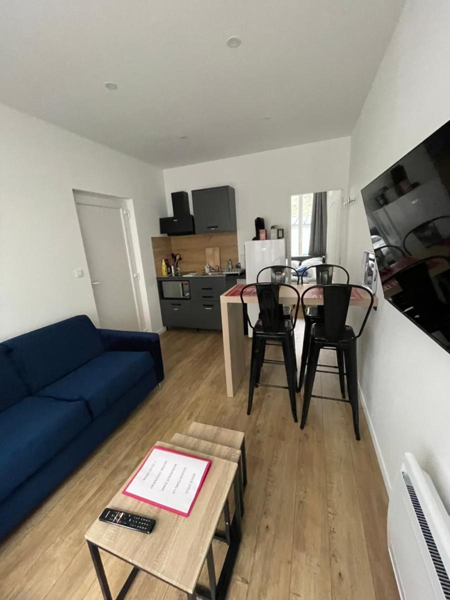 One-Bedroom Apartment photo 1