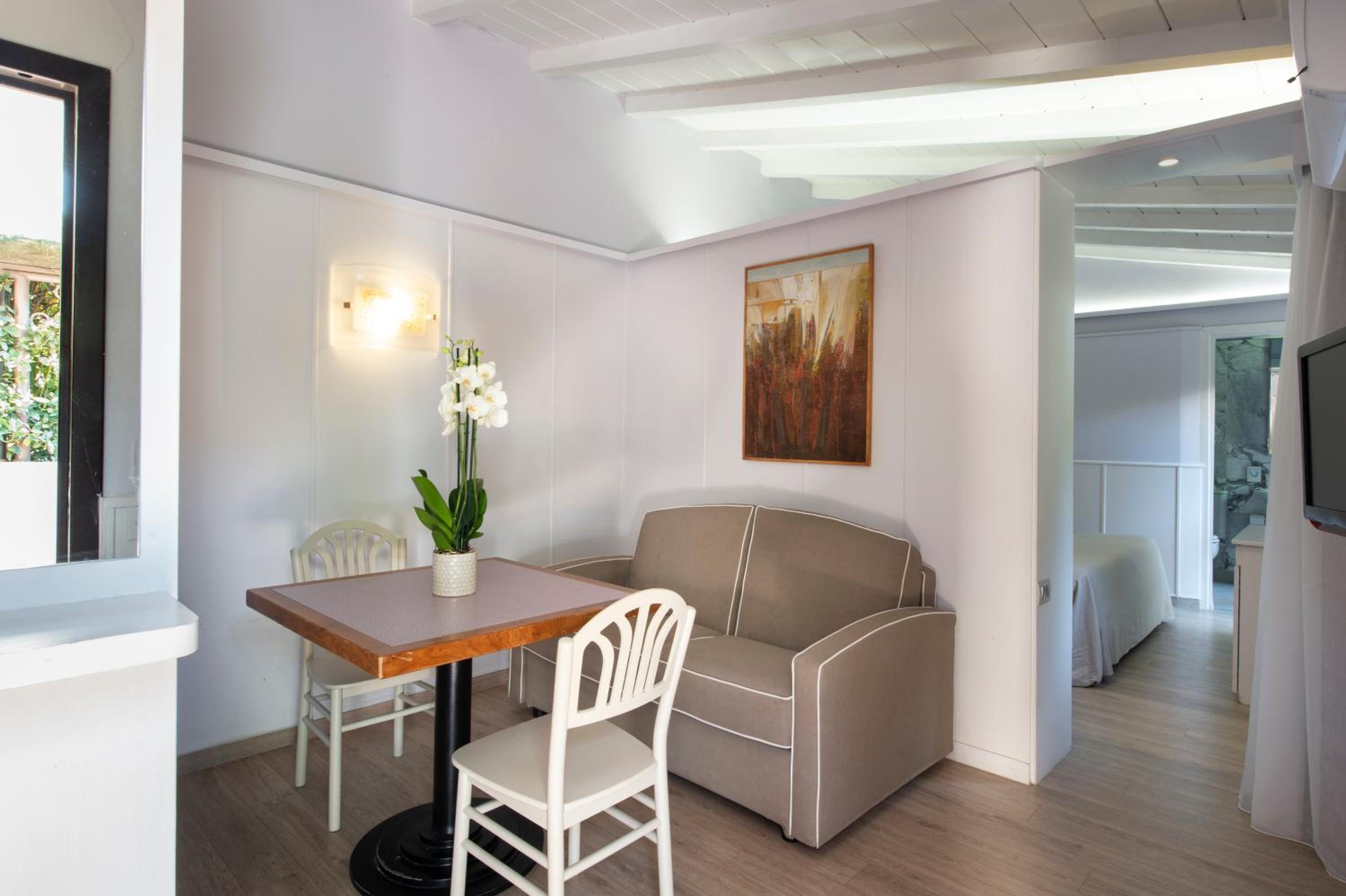Family Room - Annex photo 3