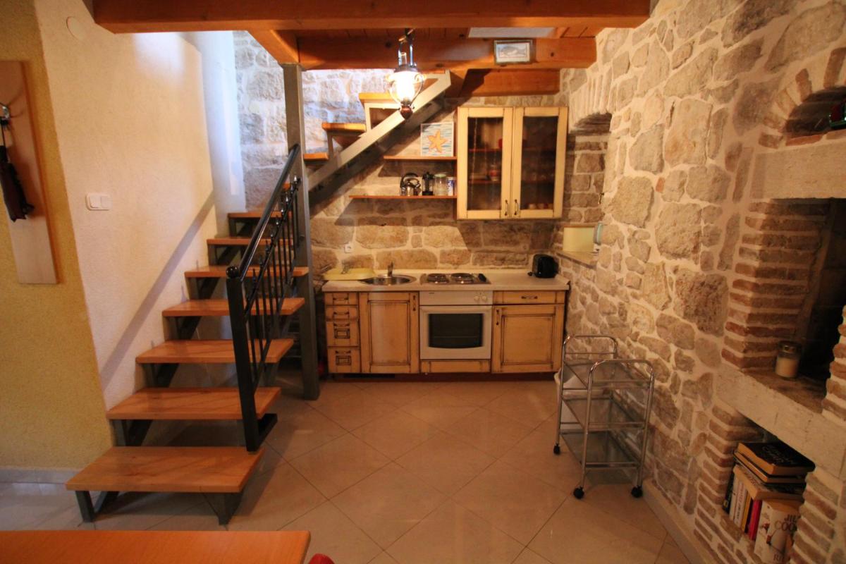 One-Bedroom House photo 1