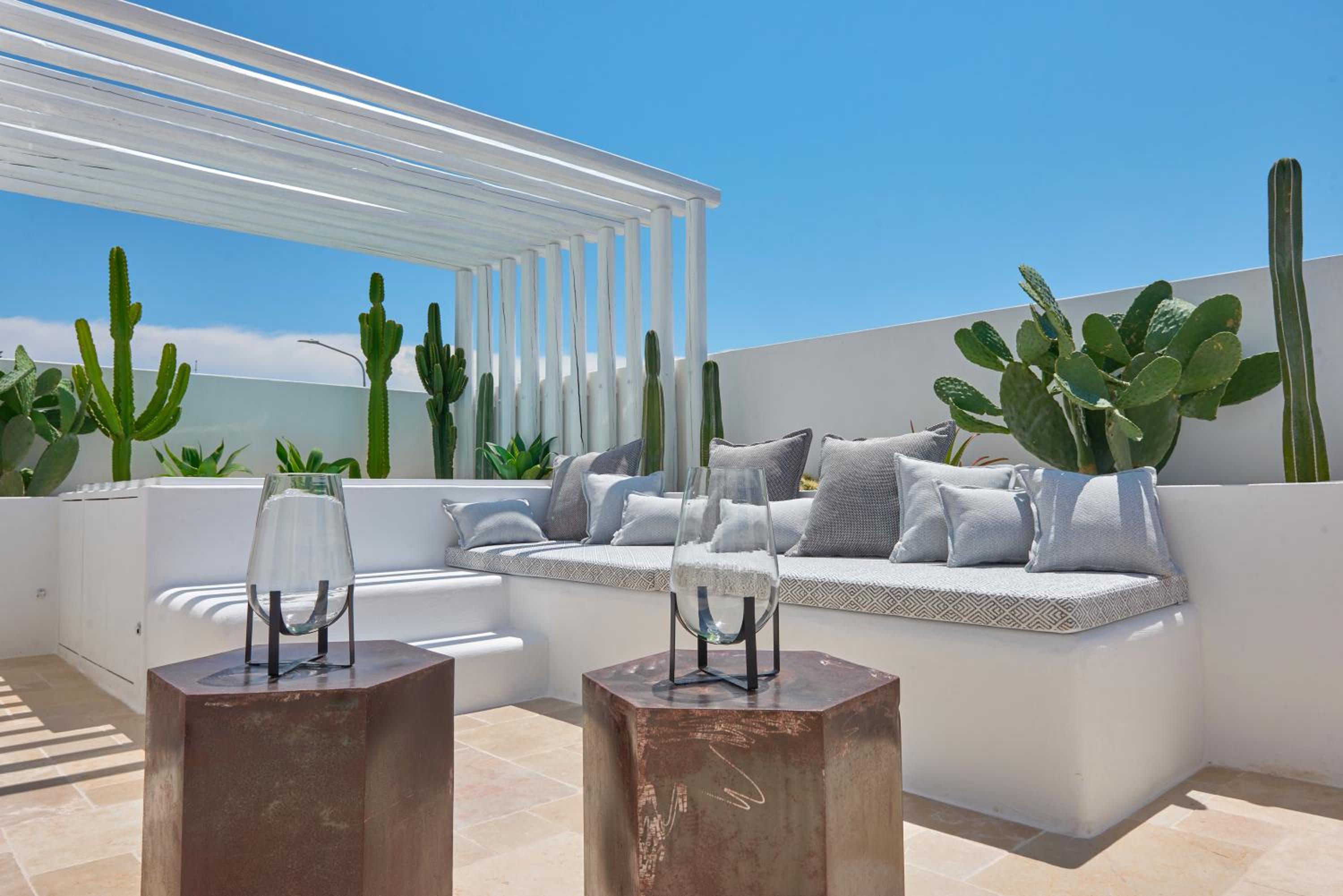Suite with Private Pool - Photo 14