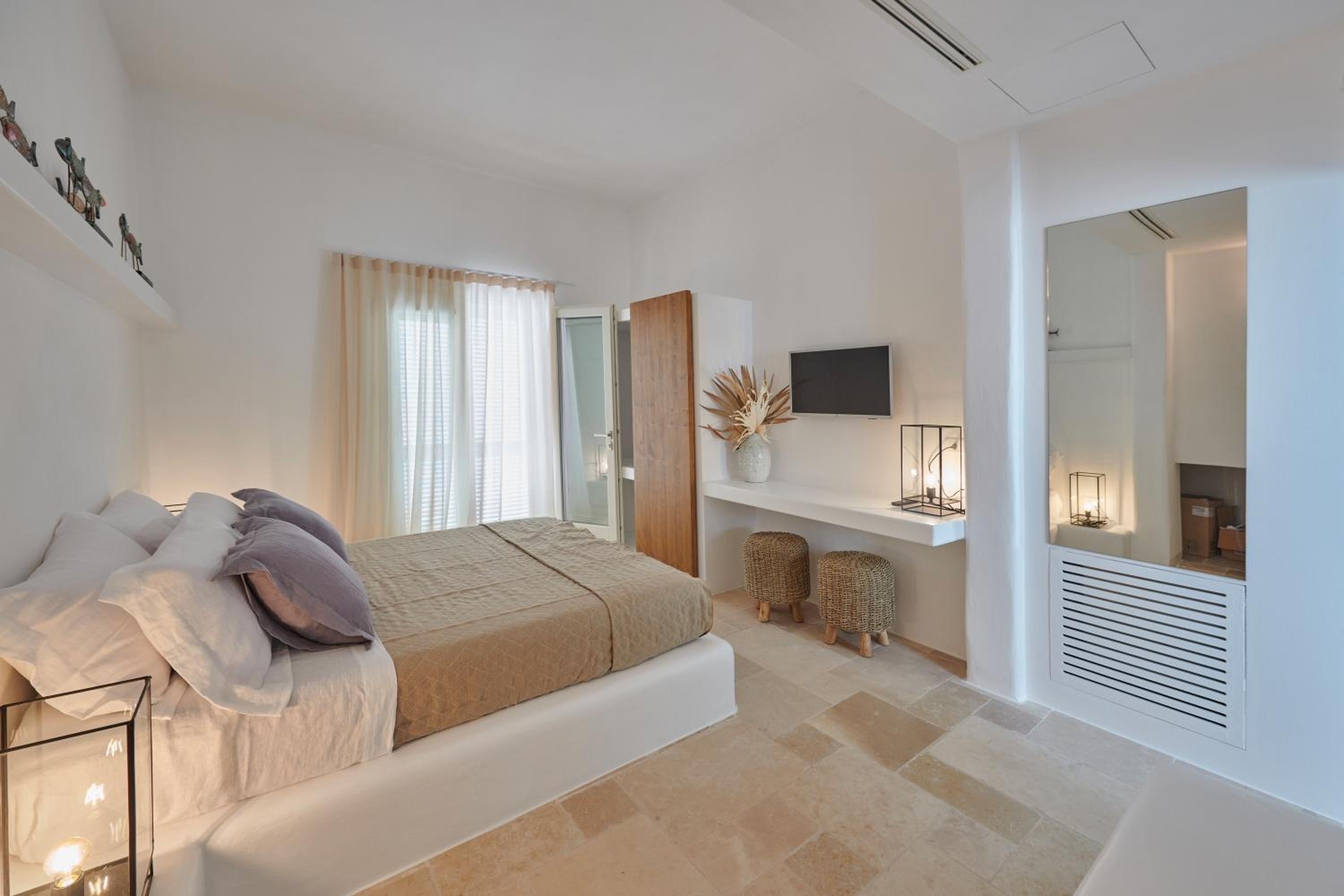 Suite with Private Pool - Photo 3
