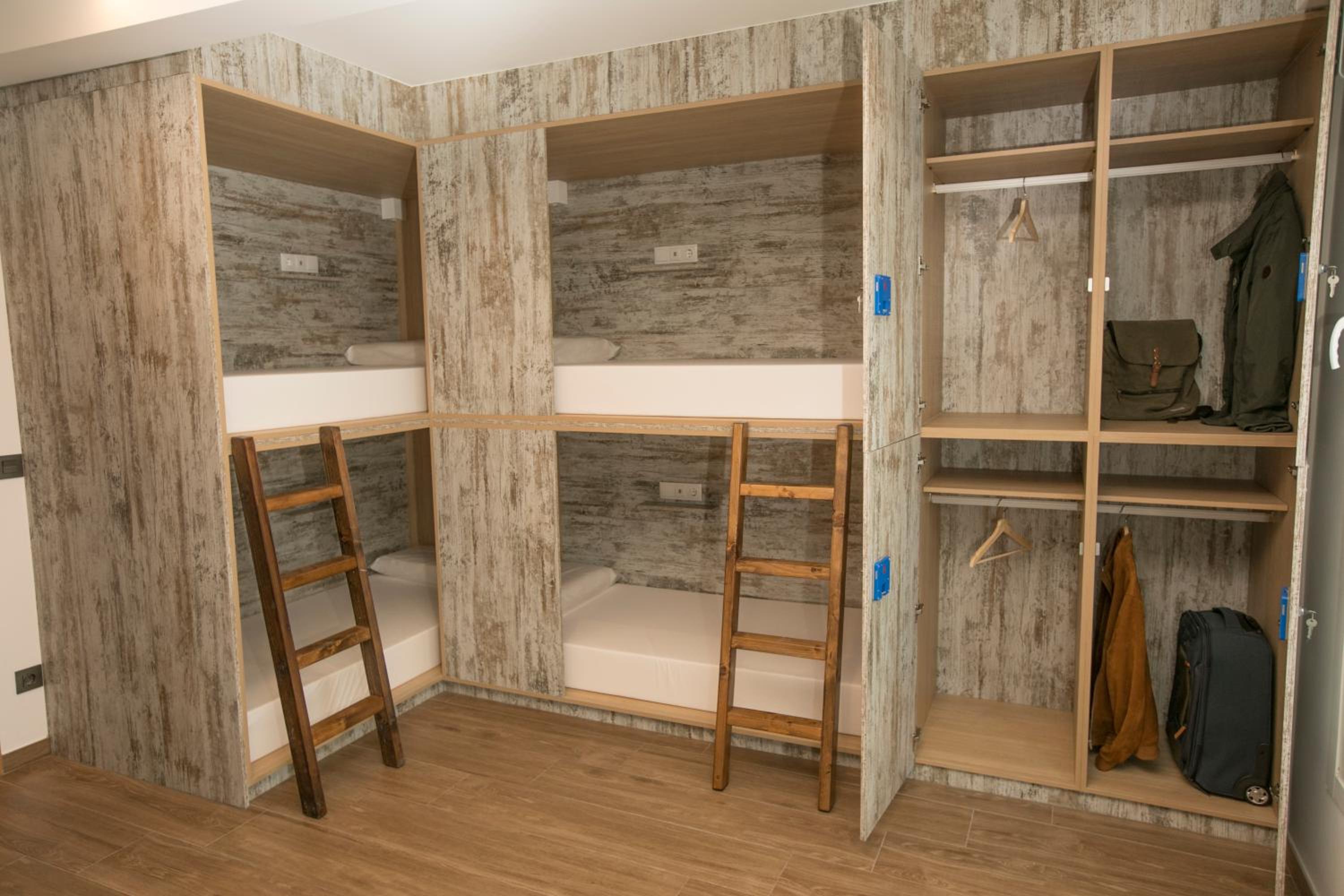 Cama en Habitación Compartida Mixta de 8 Camas