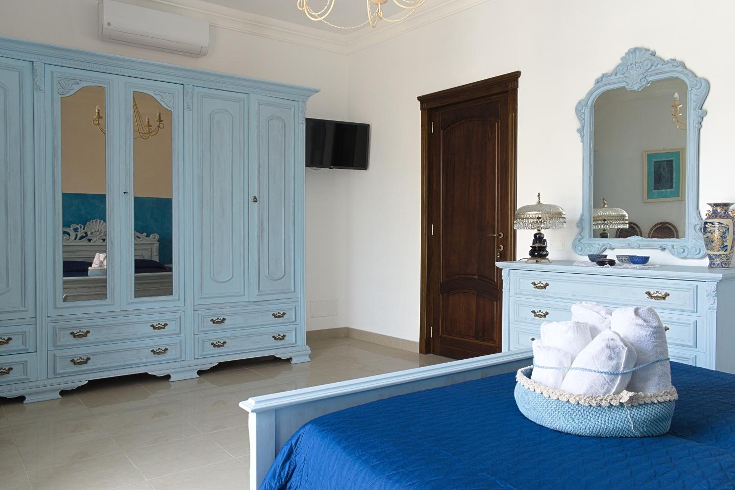 Large Double Room photo 1