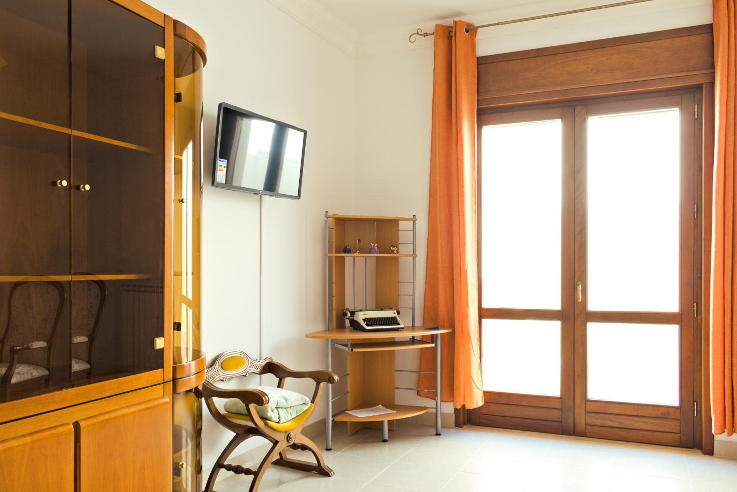 Large Single Room photo 1