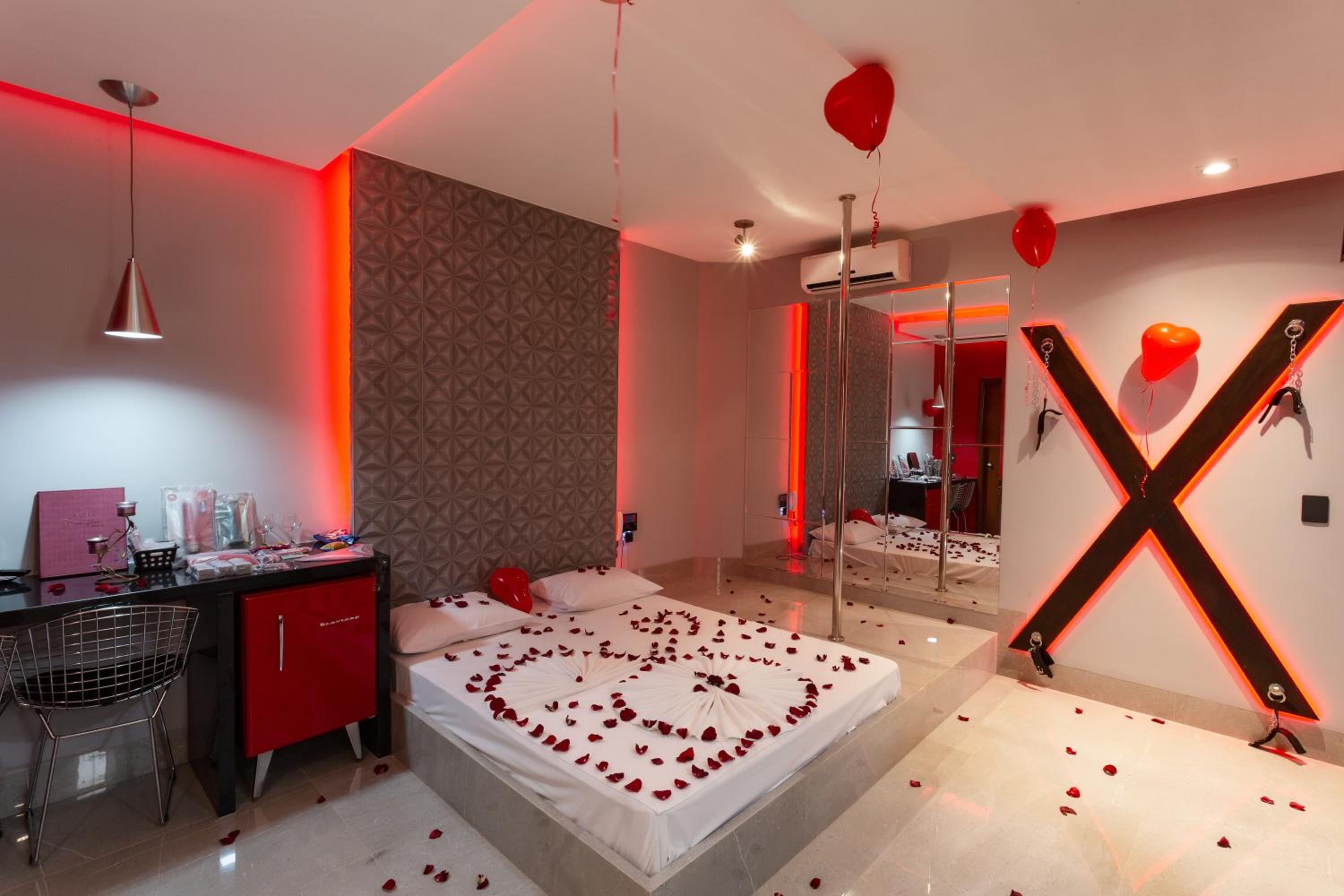 King Suite with Spa Bath - Photo 24