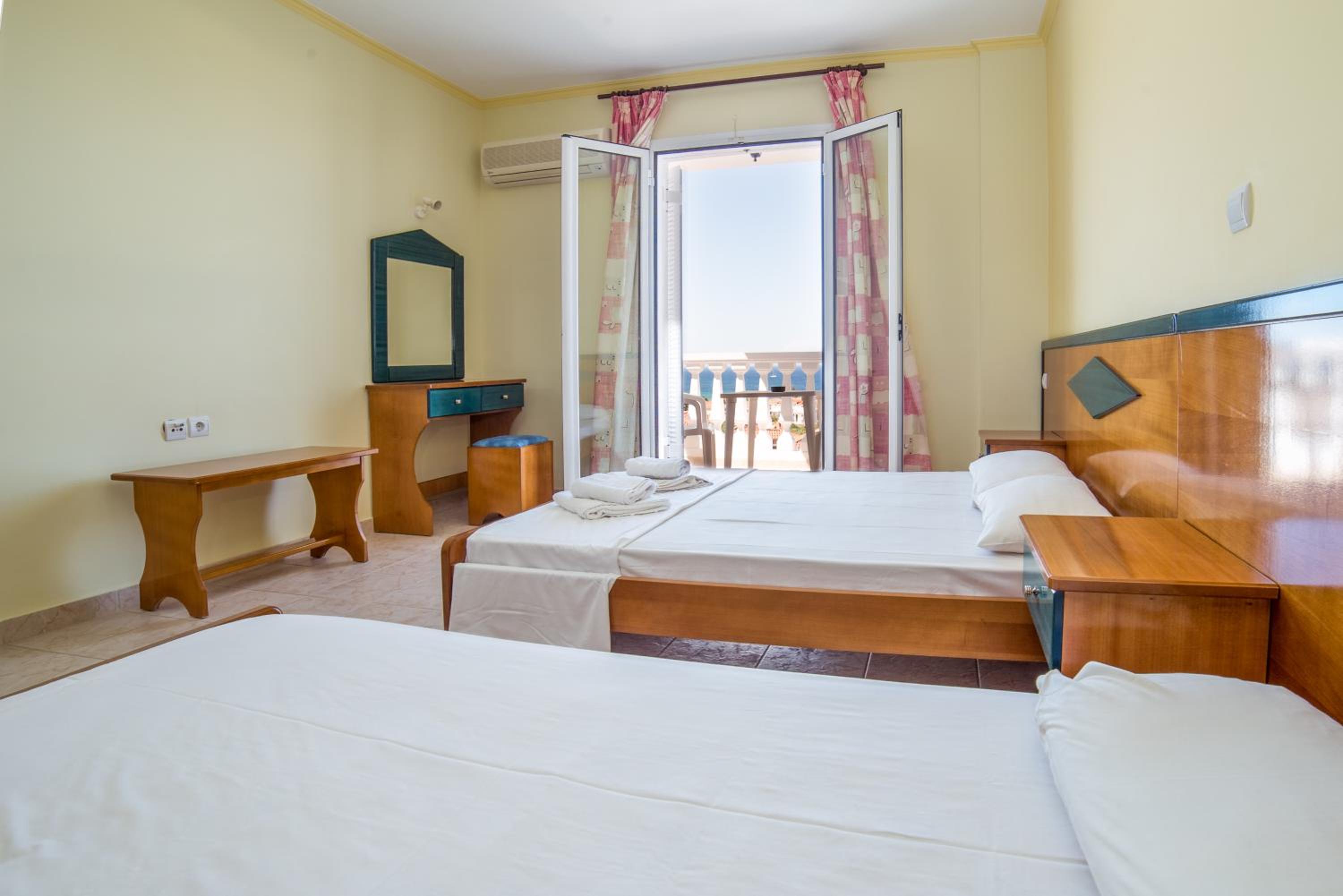 Triple Room photo 2