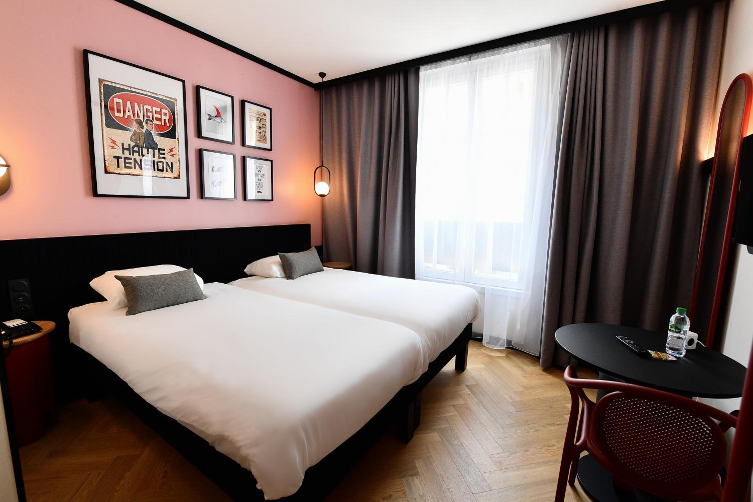 Standard Twin Room - Photo 3