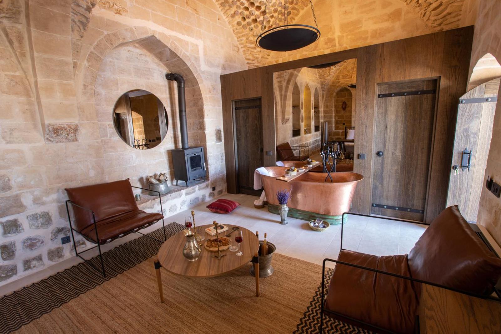 Suite with City View - Photo 3