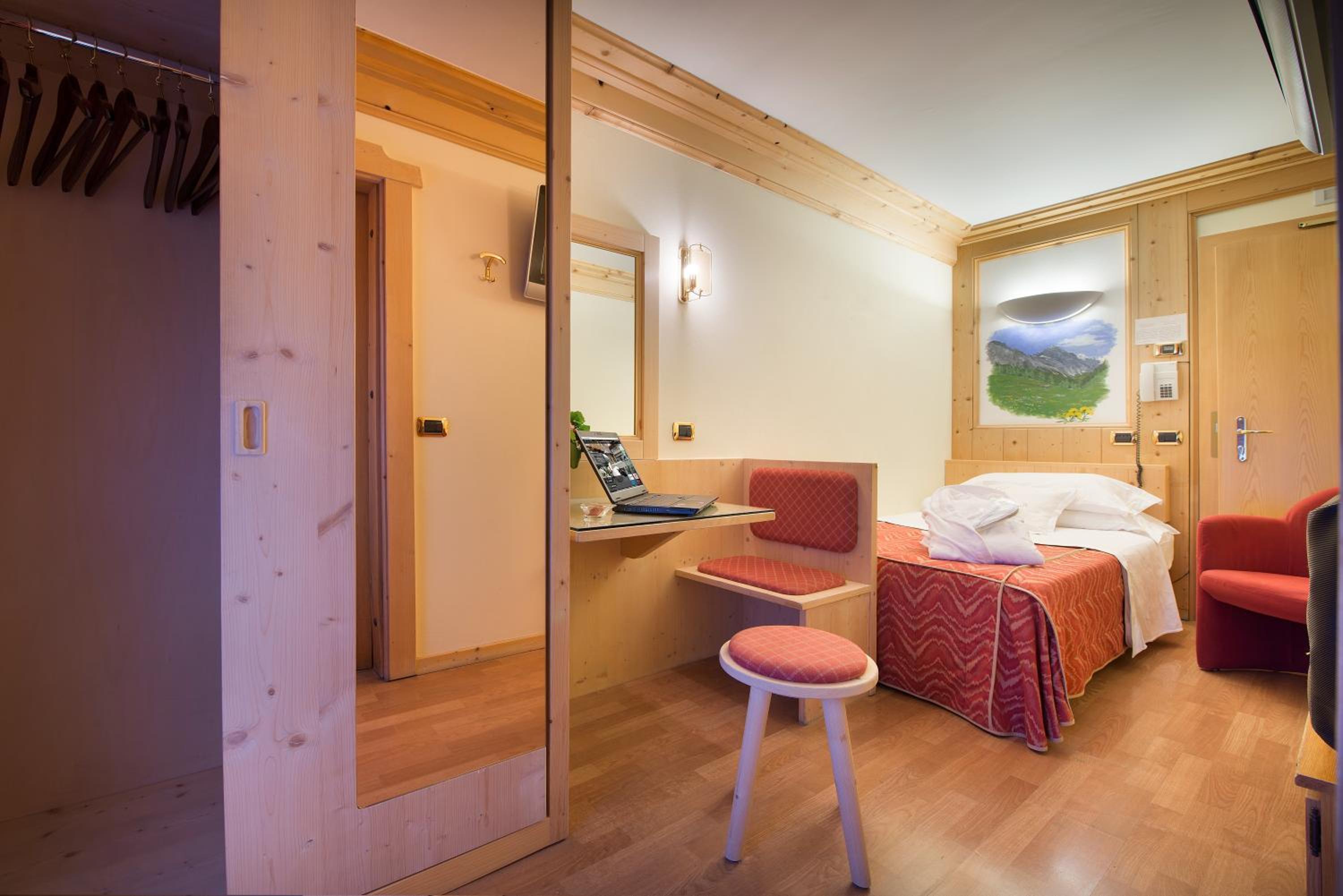 Single Room photo 1