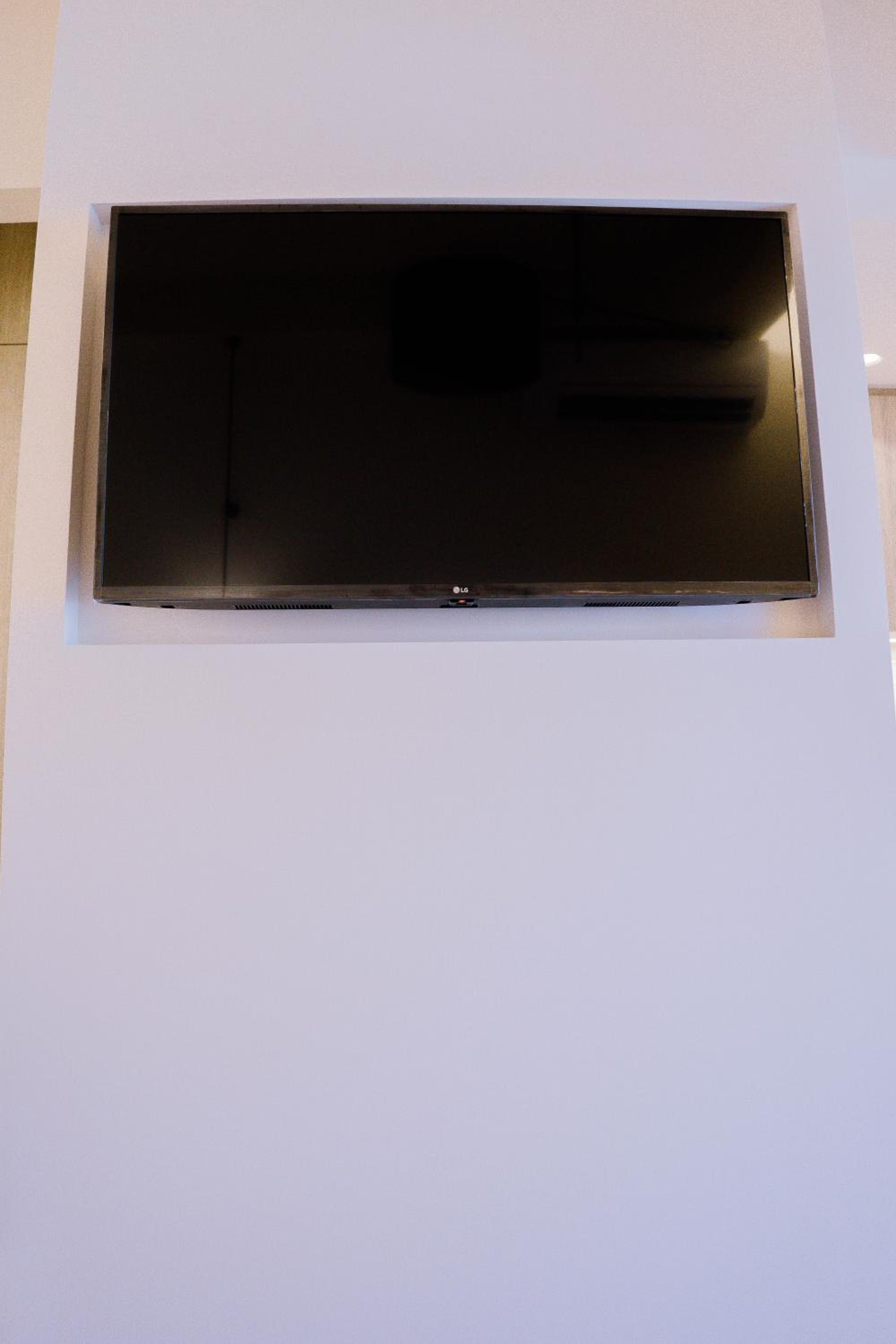 One-Bedroom Apartment - Photo 29