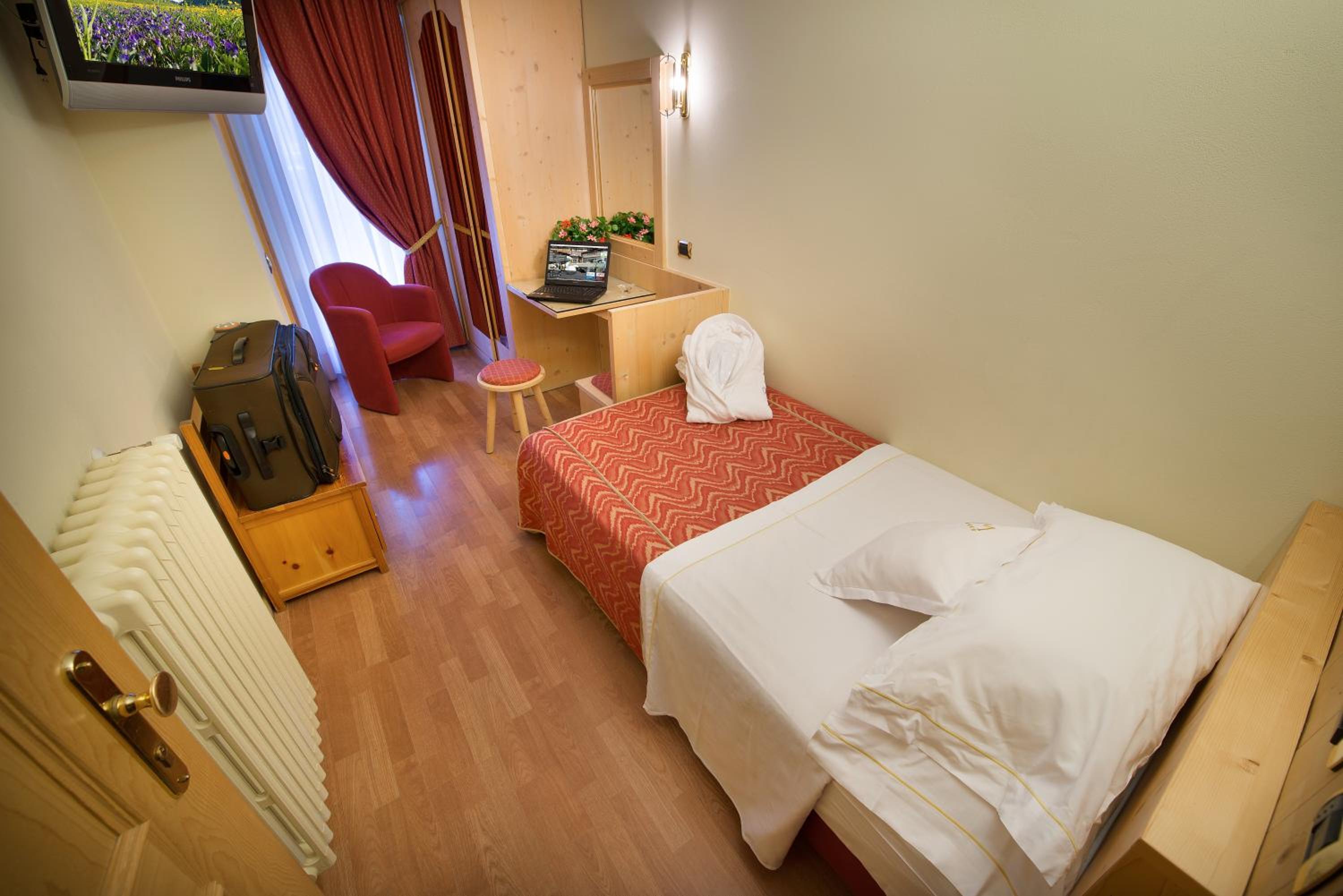 Single Room photo 2