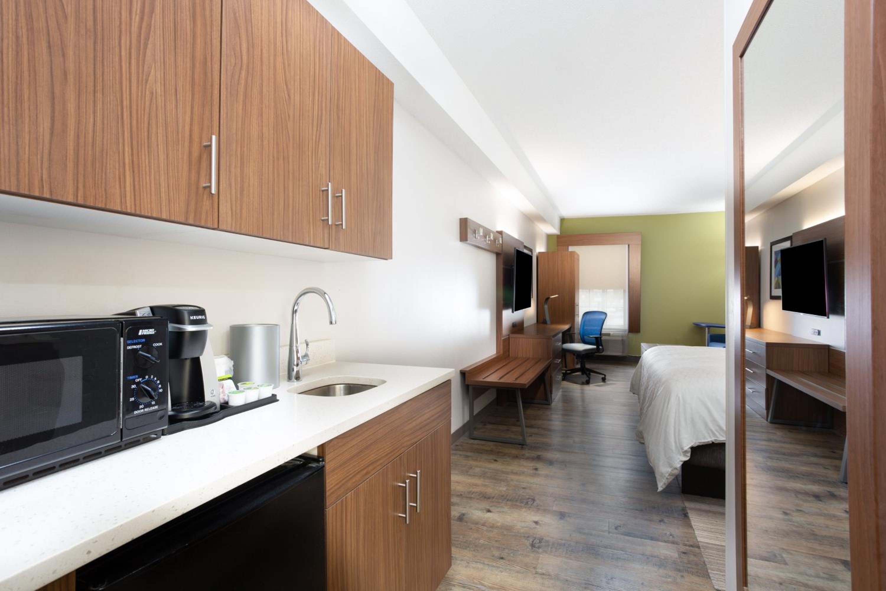 King Suite with Sofa Bed - Photo 5