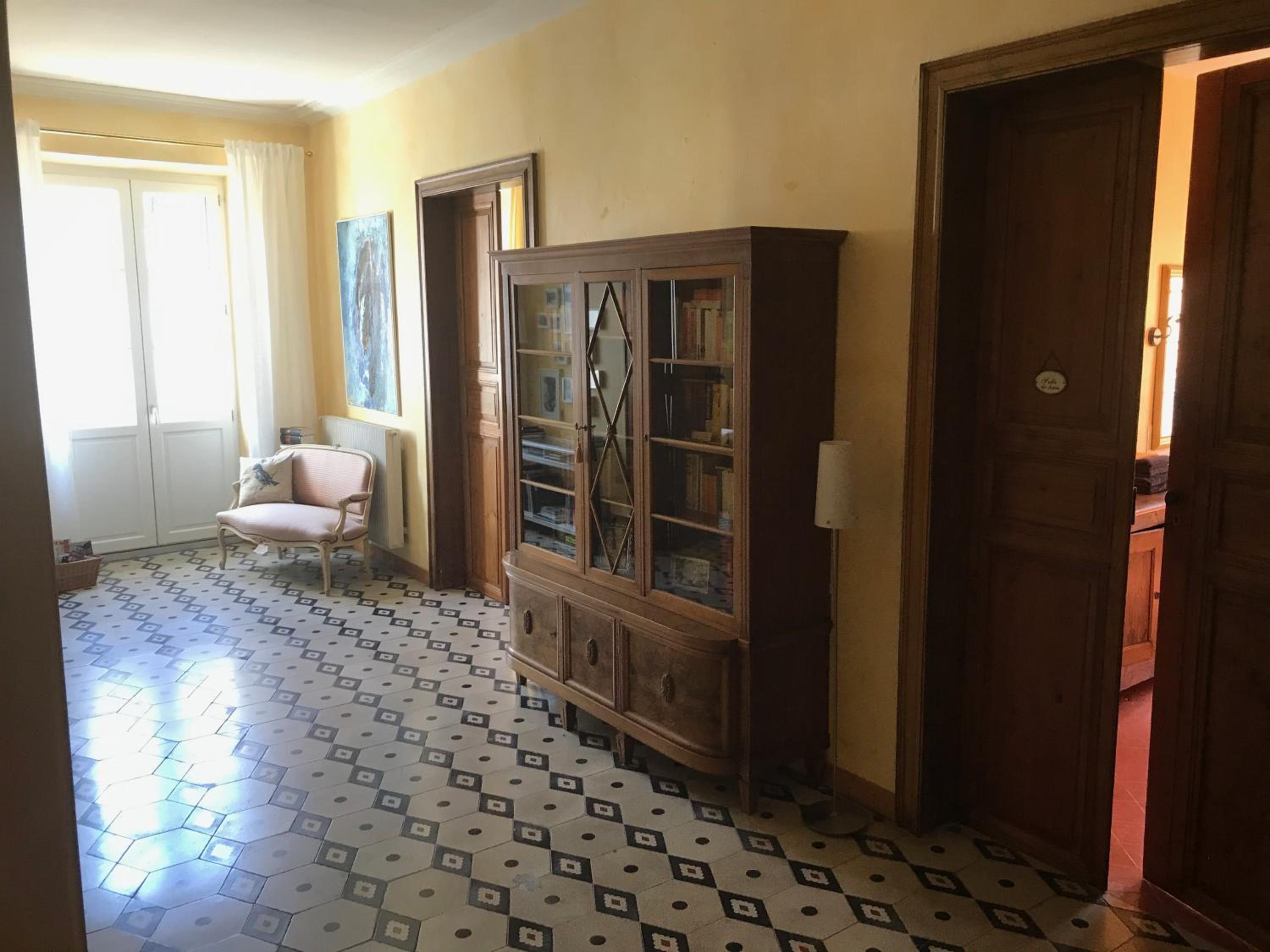 Double Room with Shared Bathroom photo 2