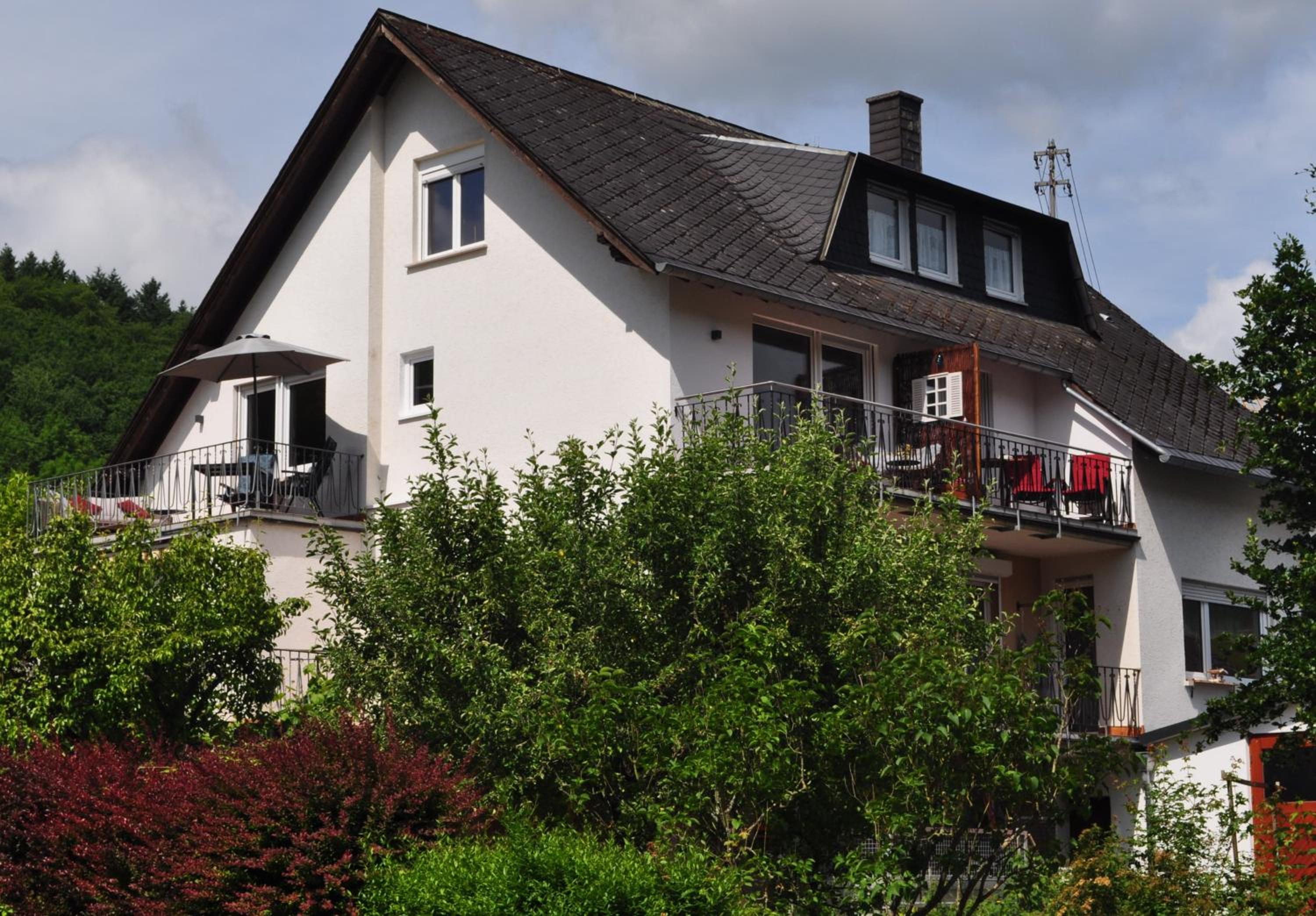 Apartment with Balcony - Photo 9