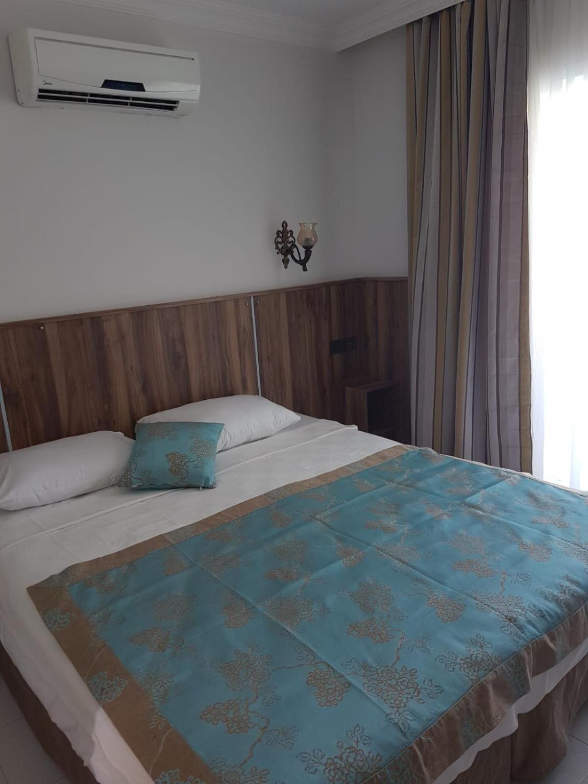 Standard Double Room - Photo 12