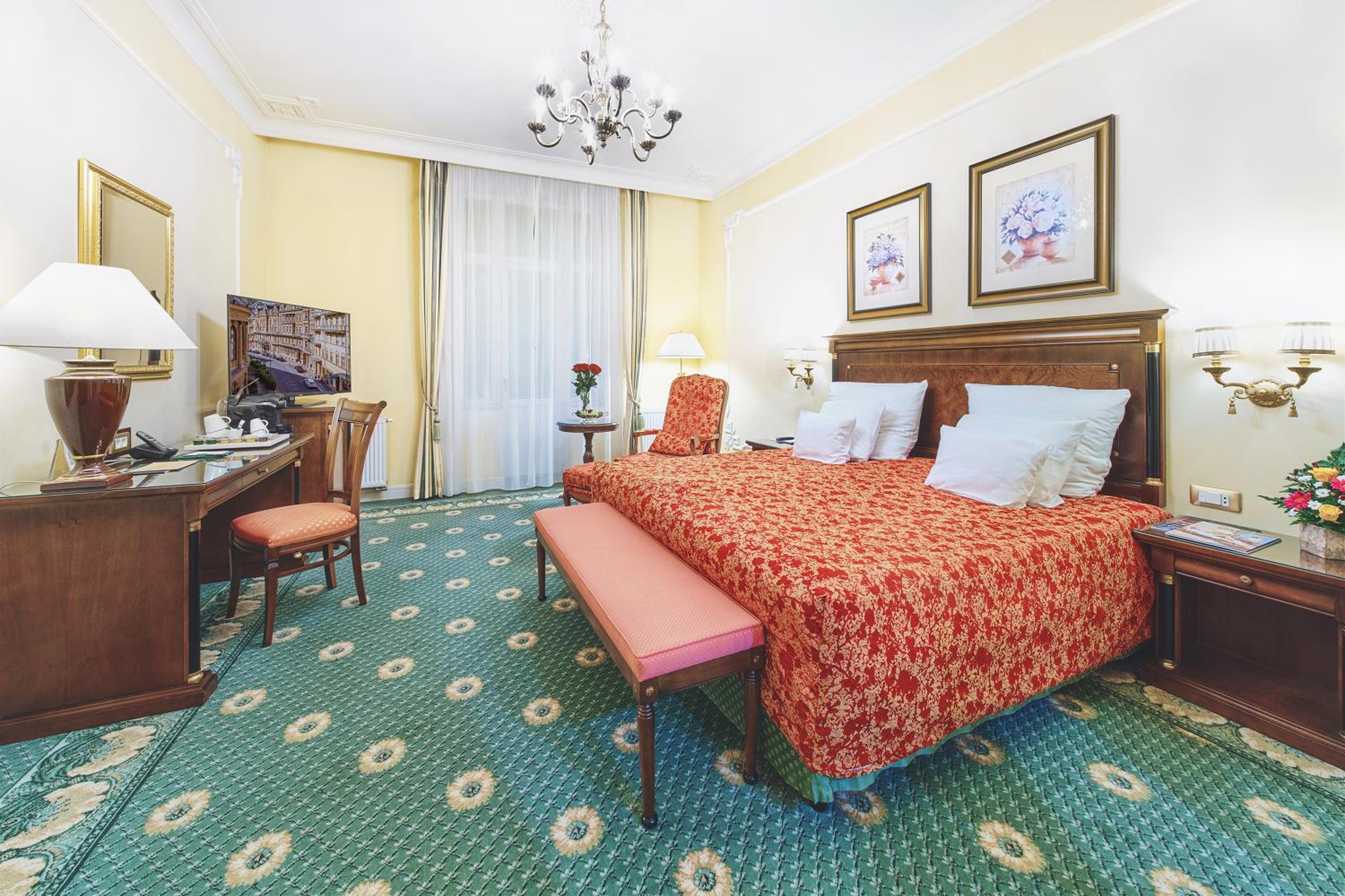 Excellent Double room with Spa Street View and Entry to Wellness - Photo 1