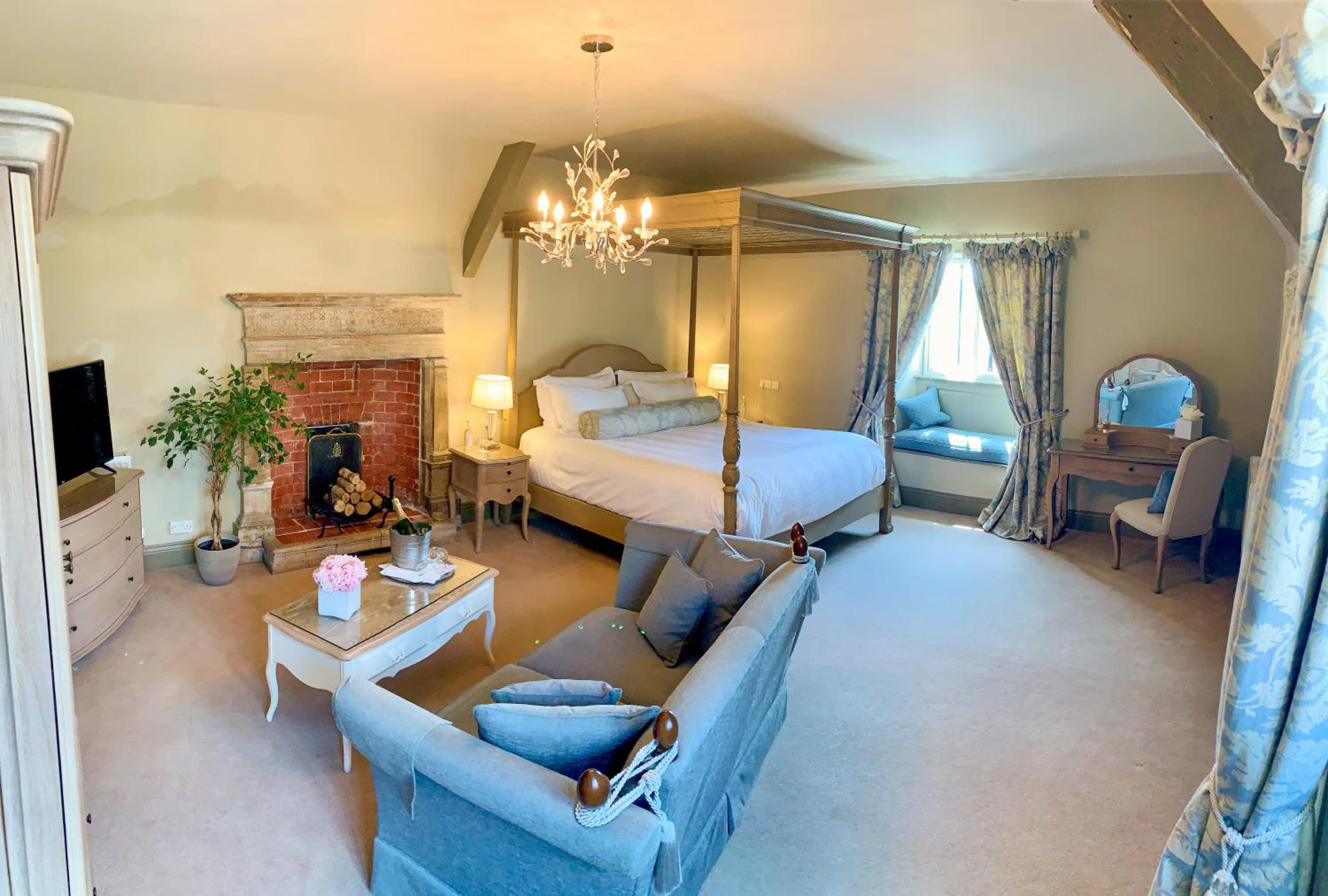 Deluxe Suite photo 1