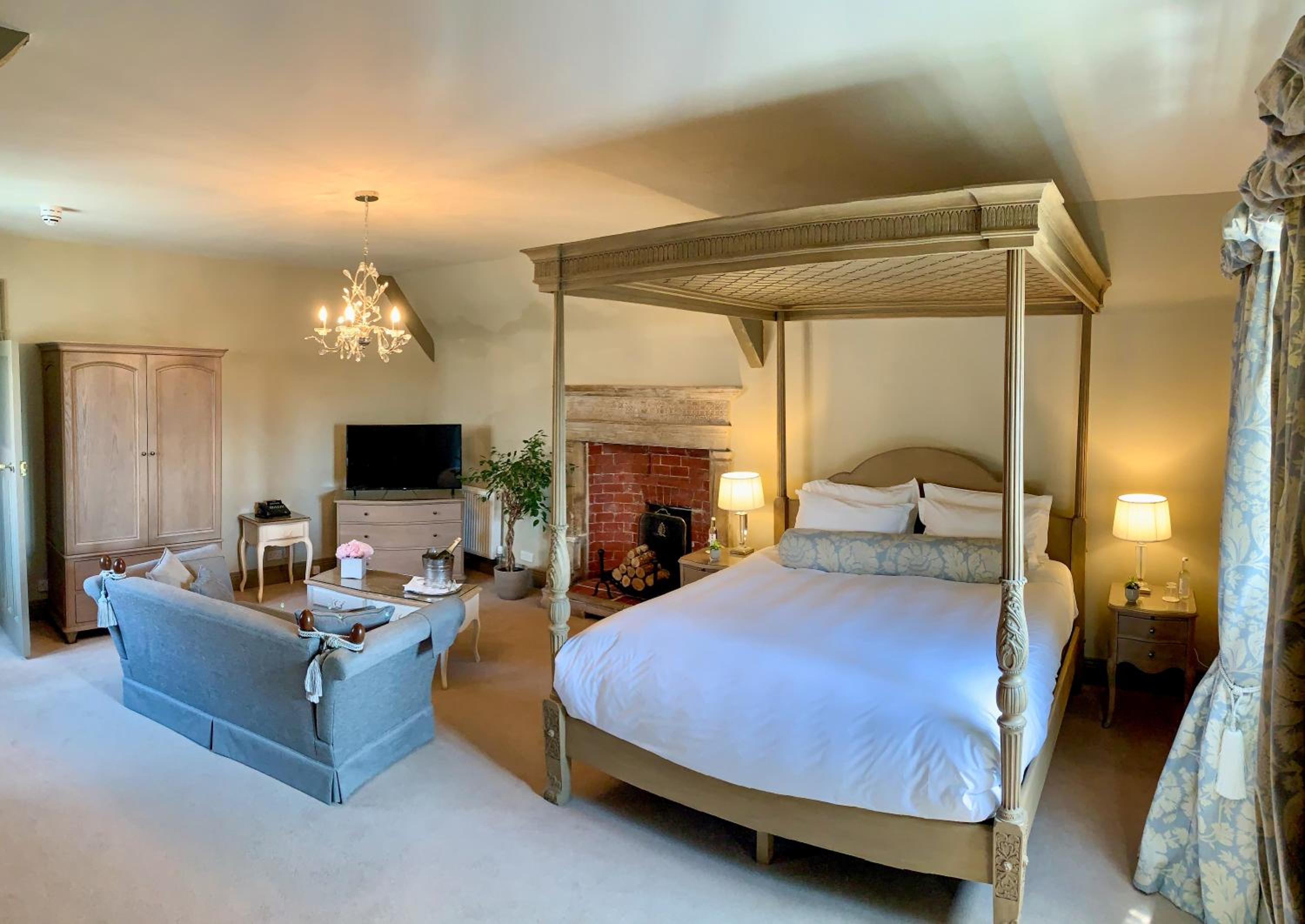 Deluxe Suite photo 3
