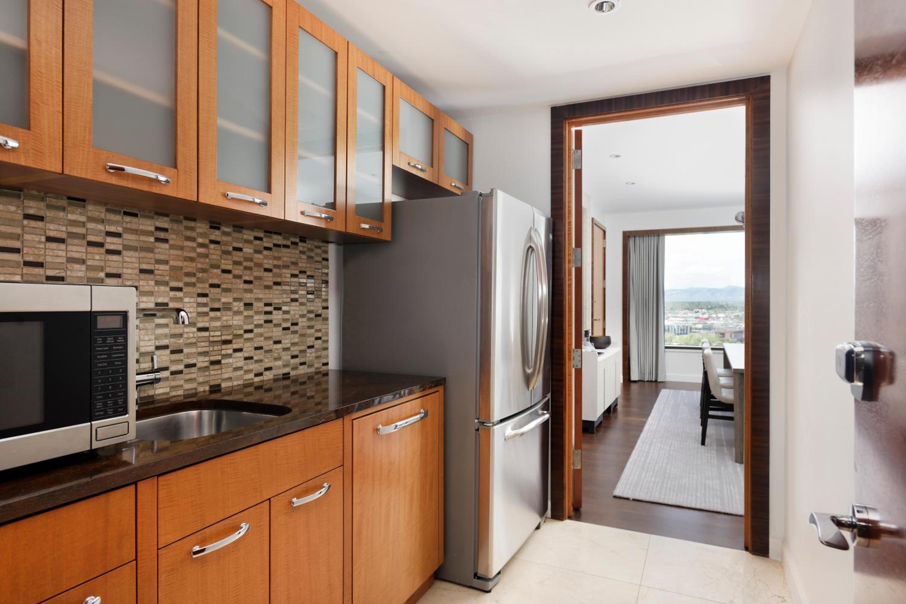 Premier King Suite - Photo 3