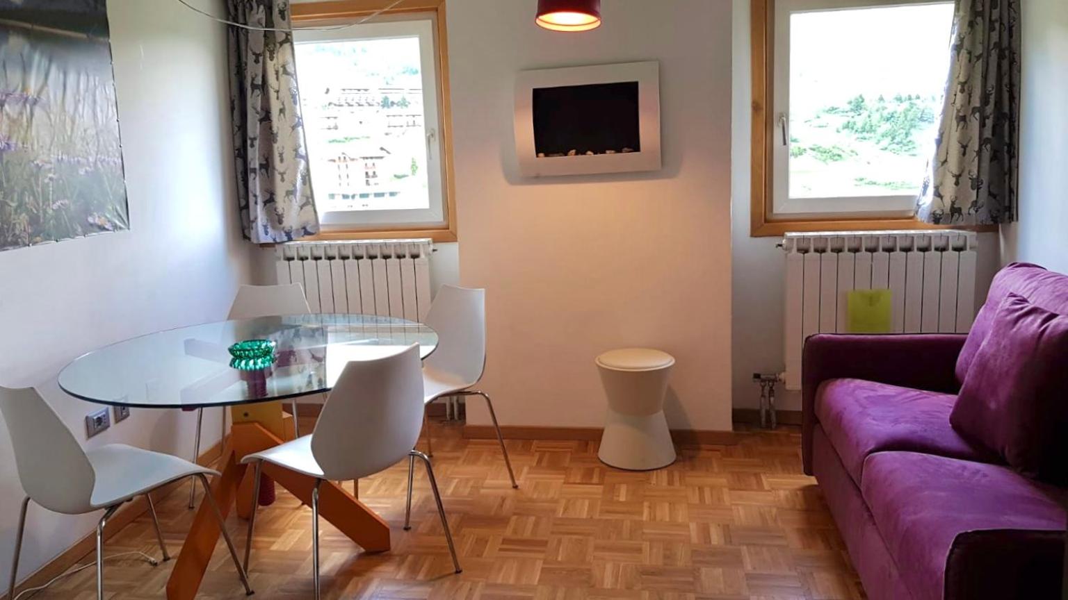 One-Bedroom Apartment - Photo 8