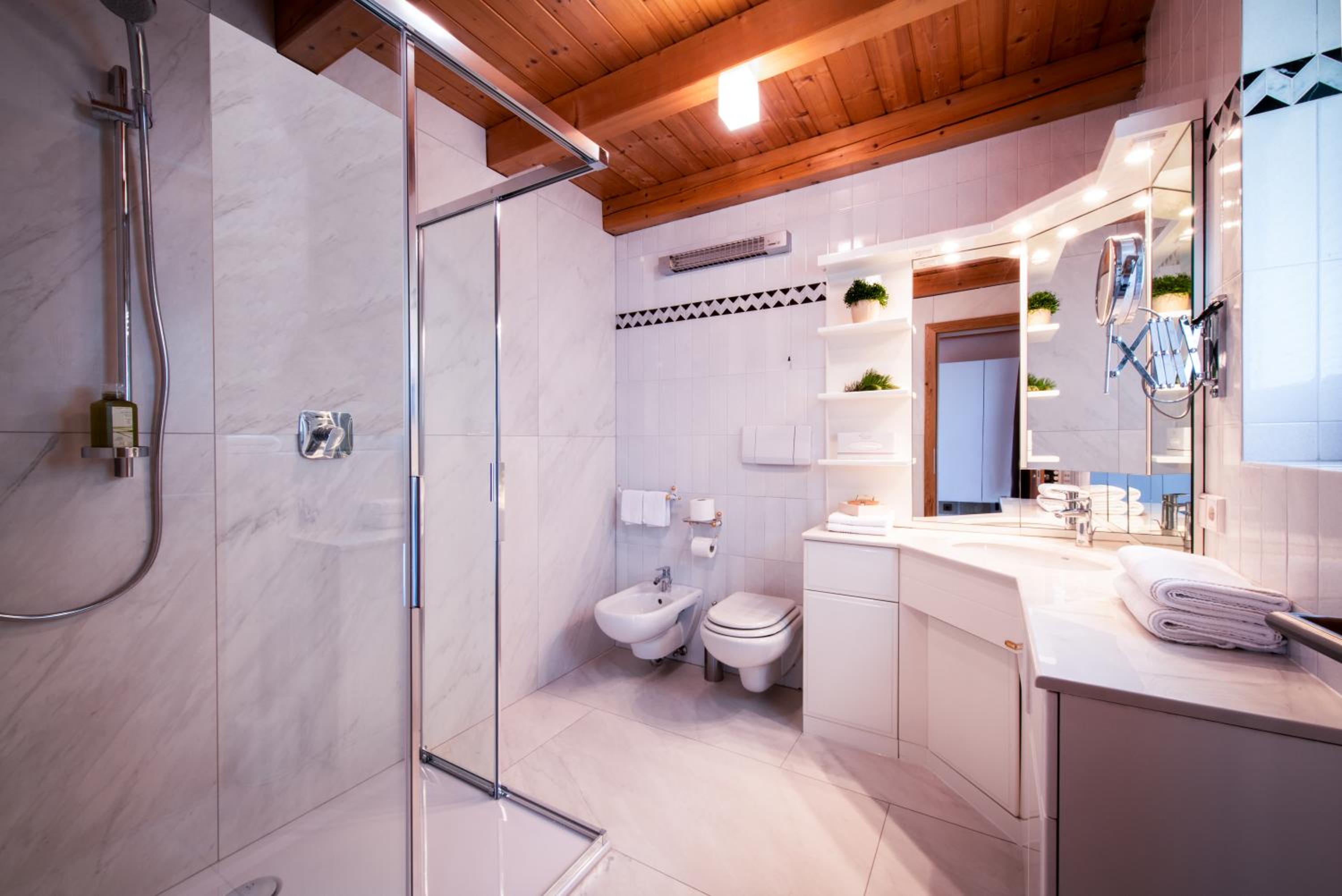 Tower Suite - Photo 4