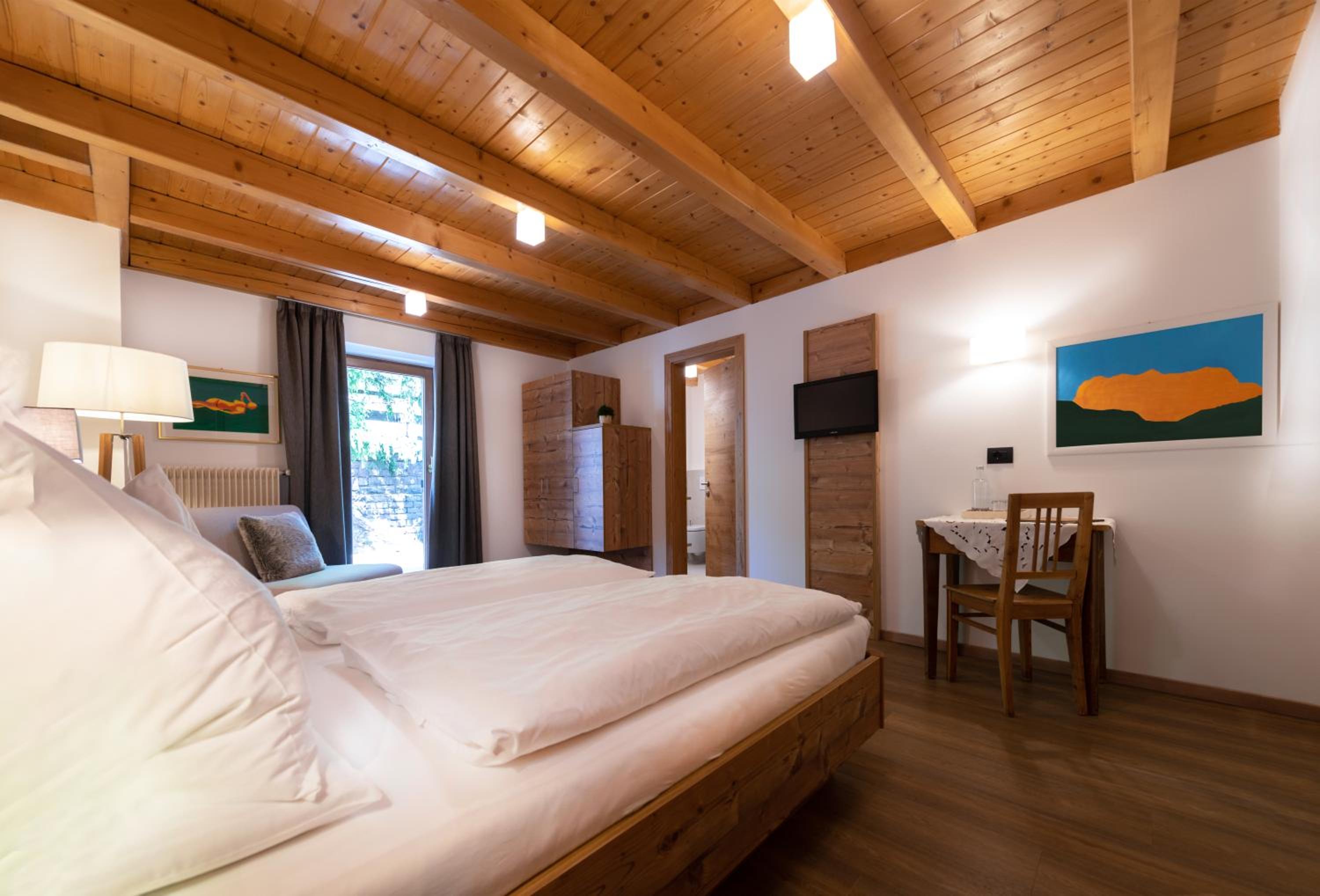 Superior Double or Twin Room - Photo 12