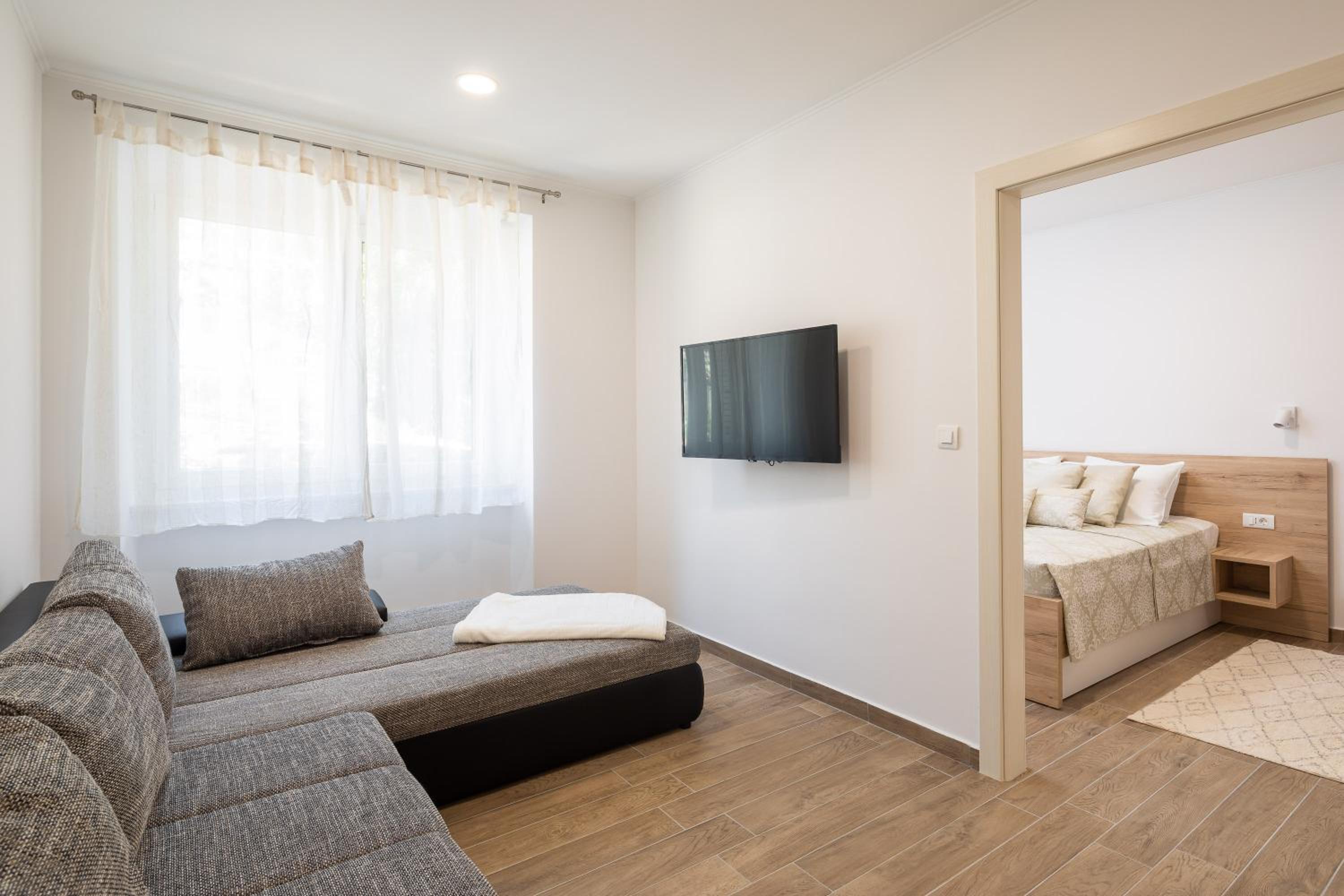 One-Bedroom Apartment photo 2