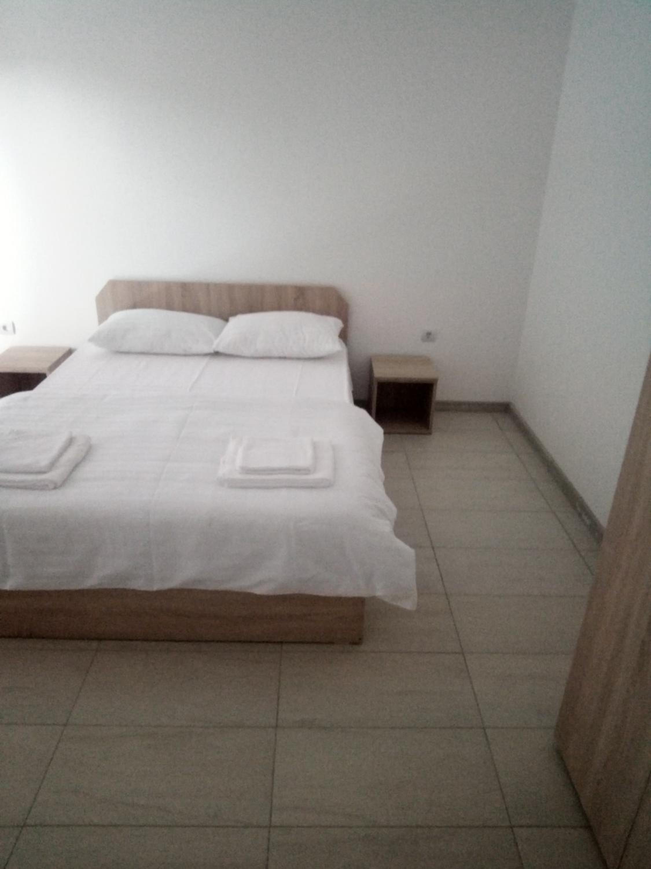 Double Room with Balcony - Photo 7
