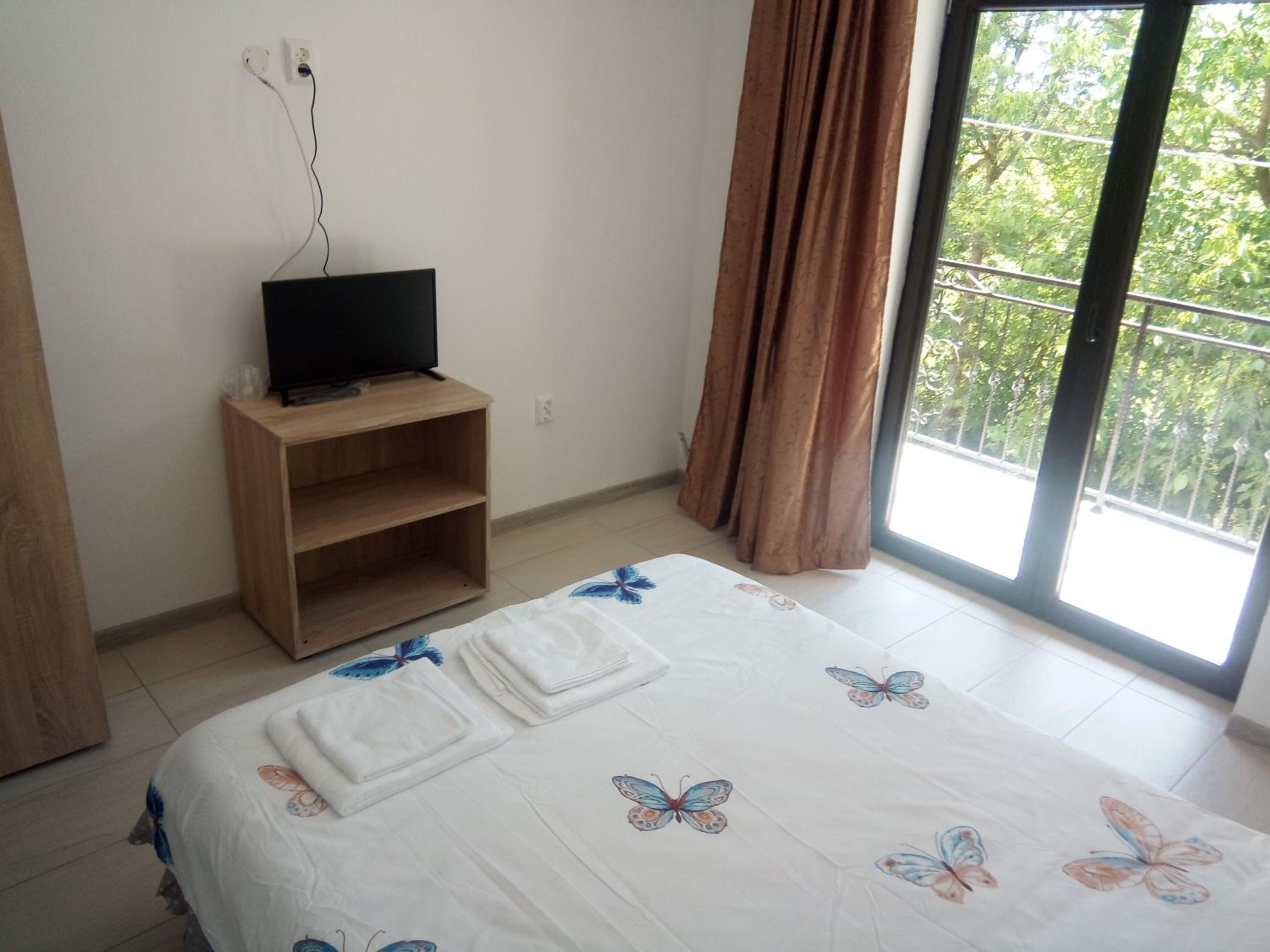 Budget Double Room - Photo 1