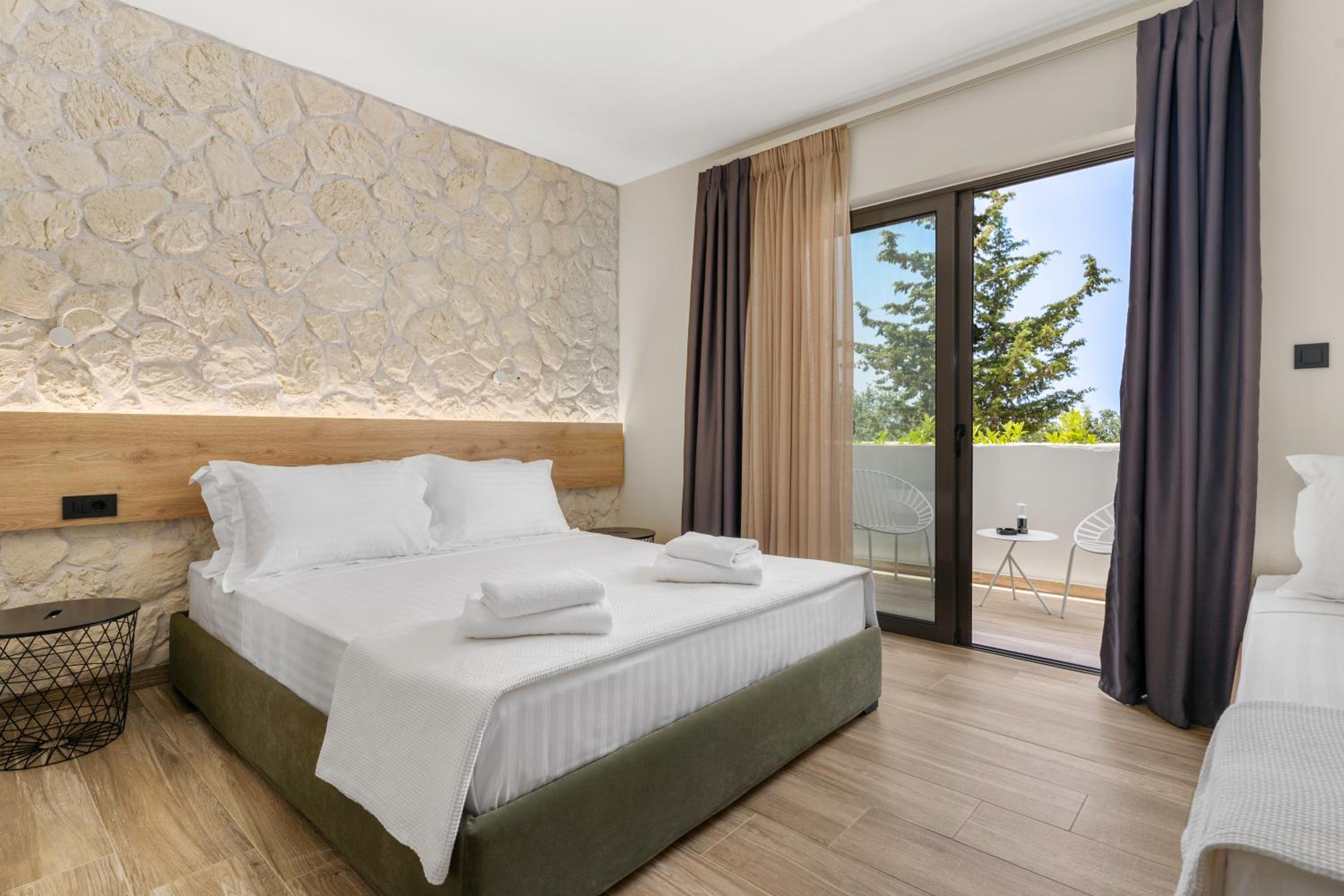 Deluxe Triple Room photo 1