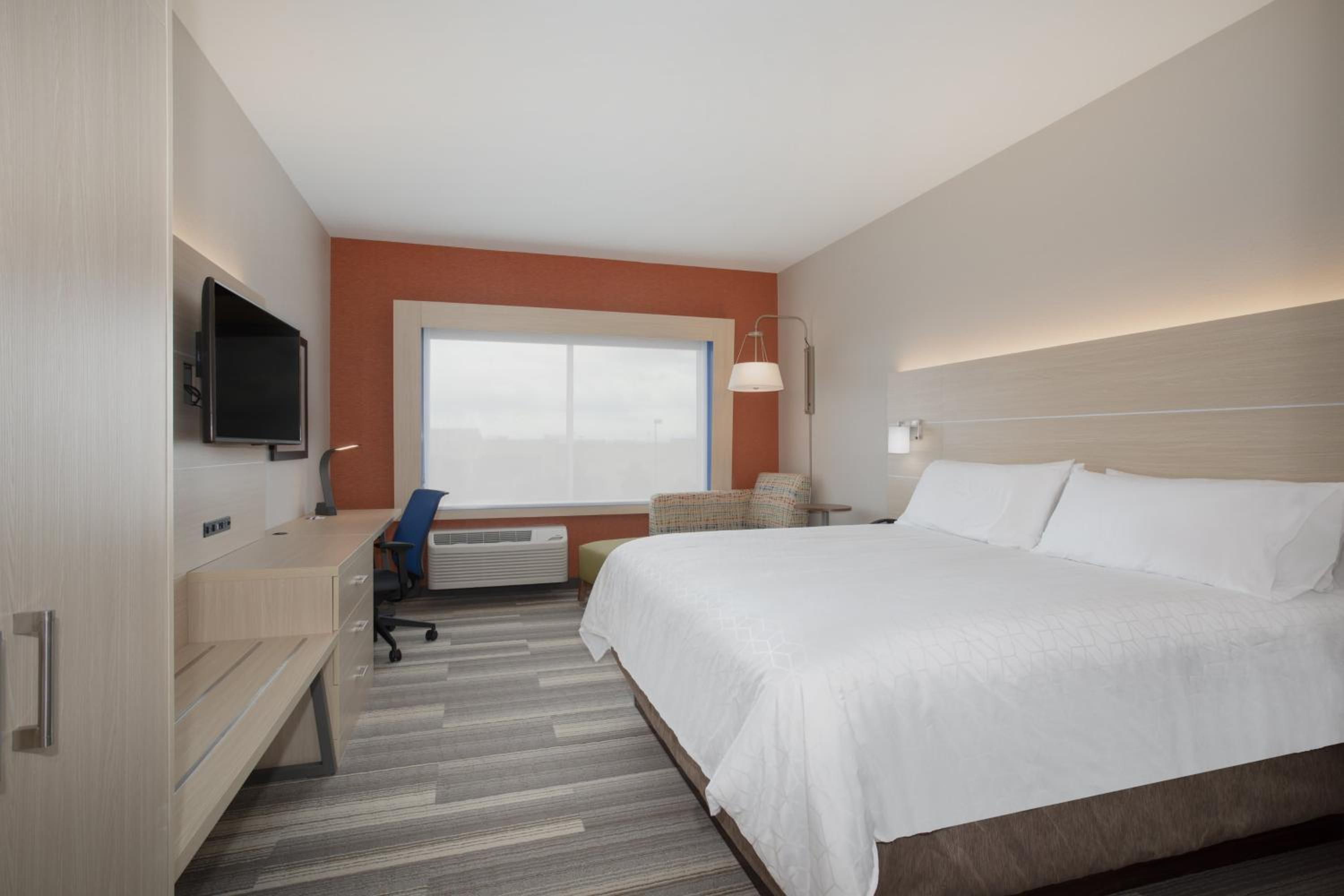 Standard King Room - Photo 3