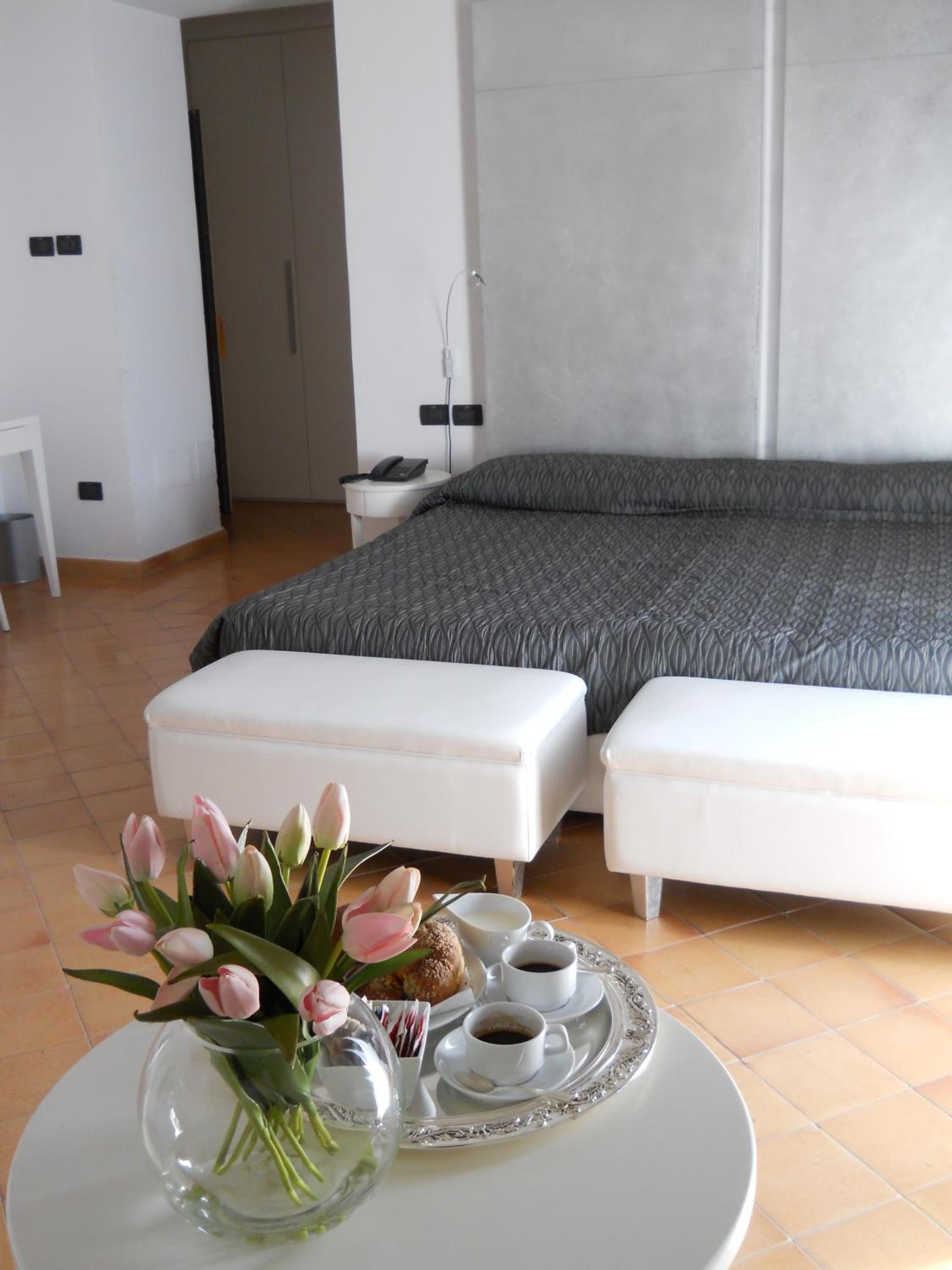 Double Room (1 Adult)